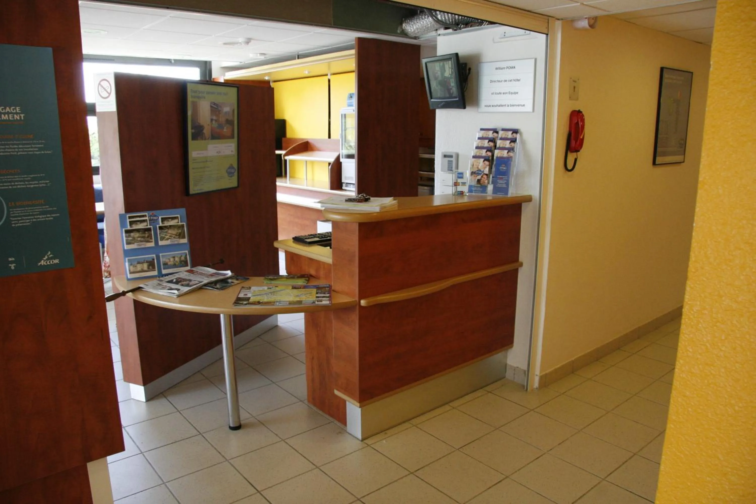 Lobby or reception in ibis budget Amboise