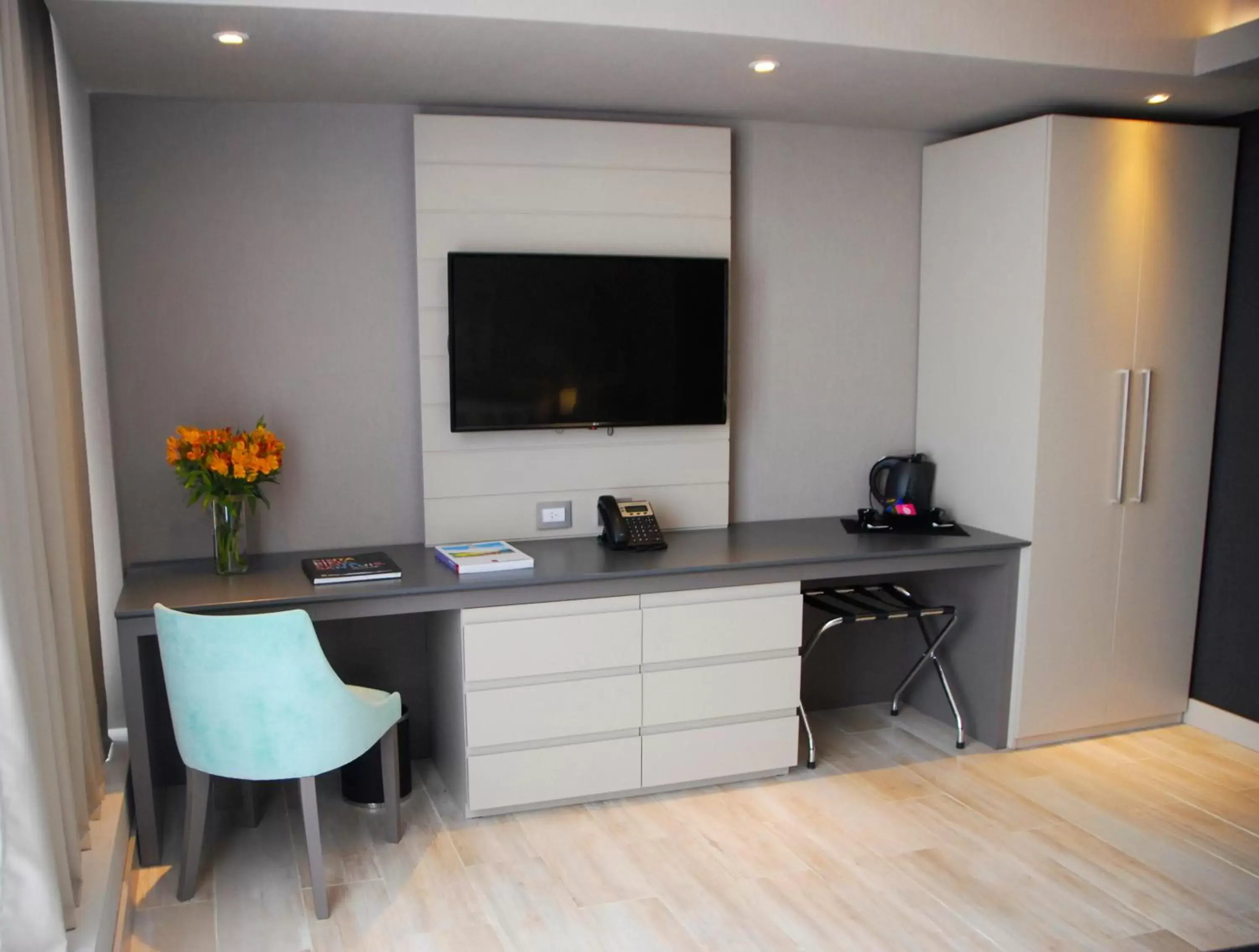 TV and multimedia in GrandView Hotel Buenos Aires TV and multimedia in GrandView Hotel Buenos Aires