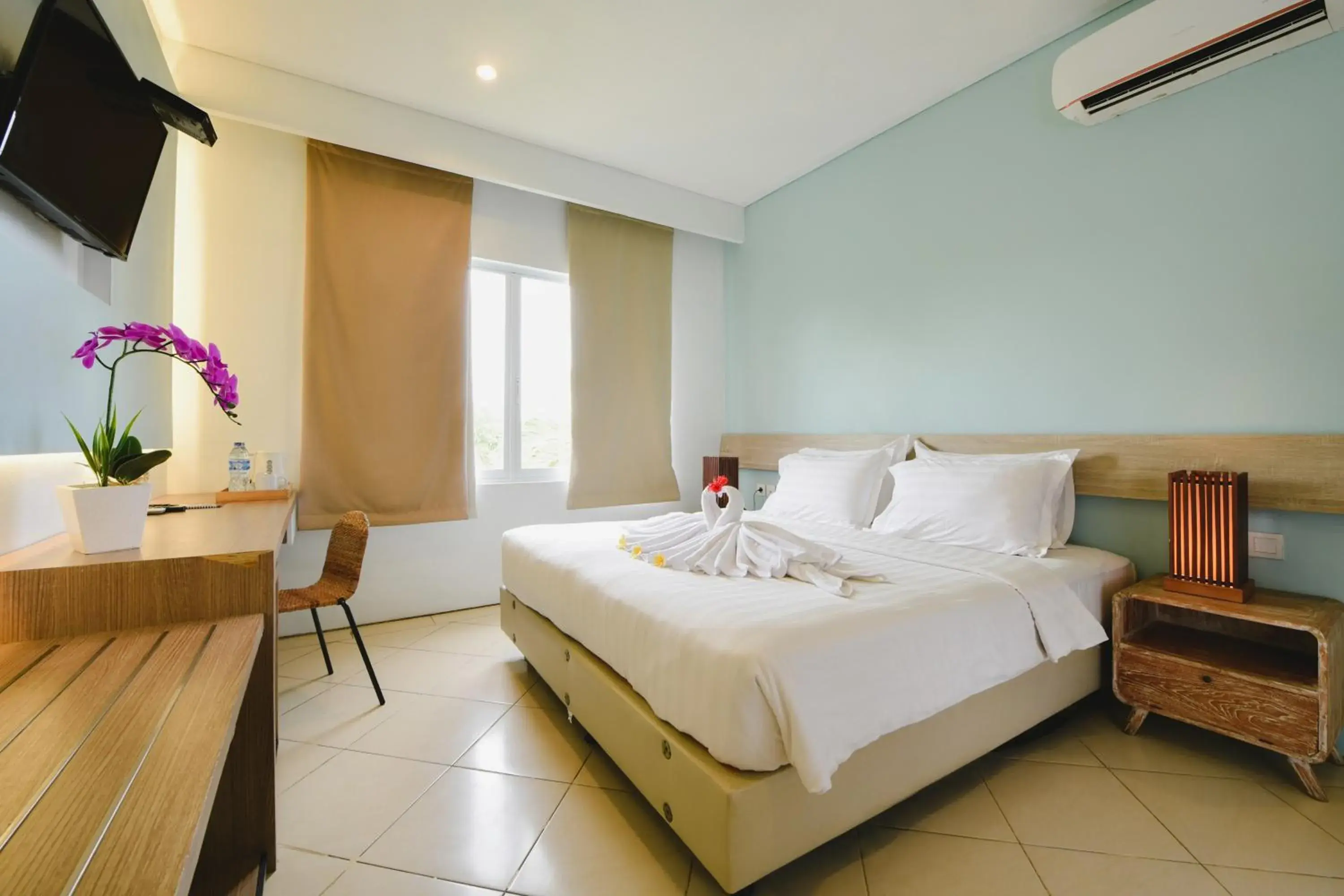 Bedroom, Bed in Bali Breezz Hotel