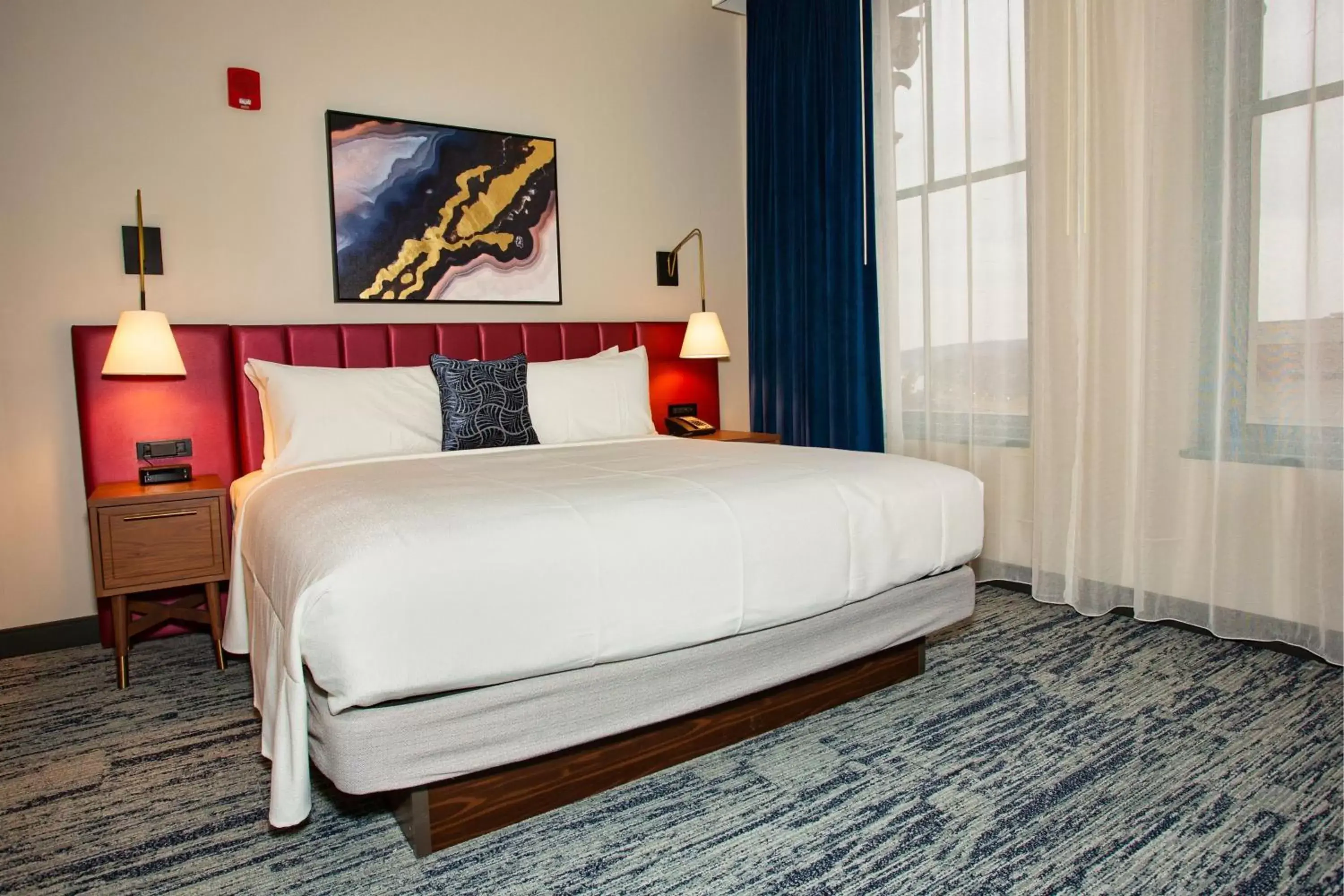 Photo of the whole room, Bed in BLU-Tique, Akron, a Tribute Portfolio Hotel
