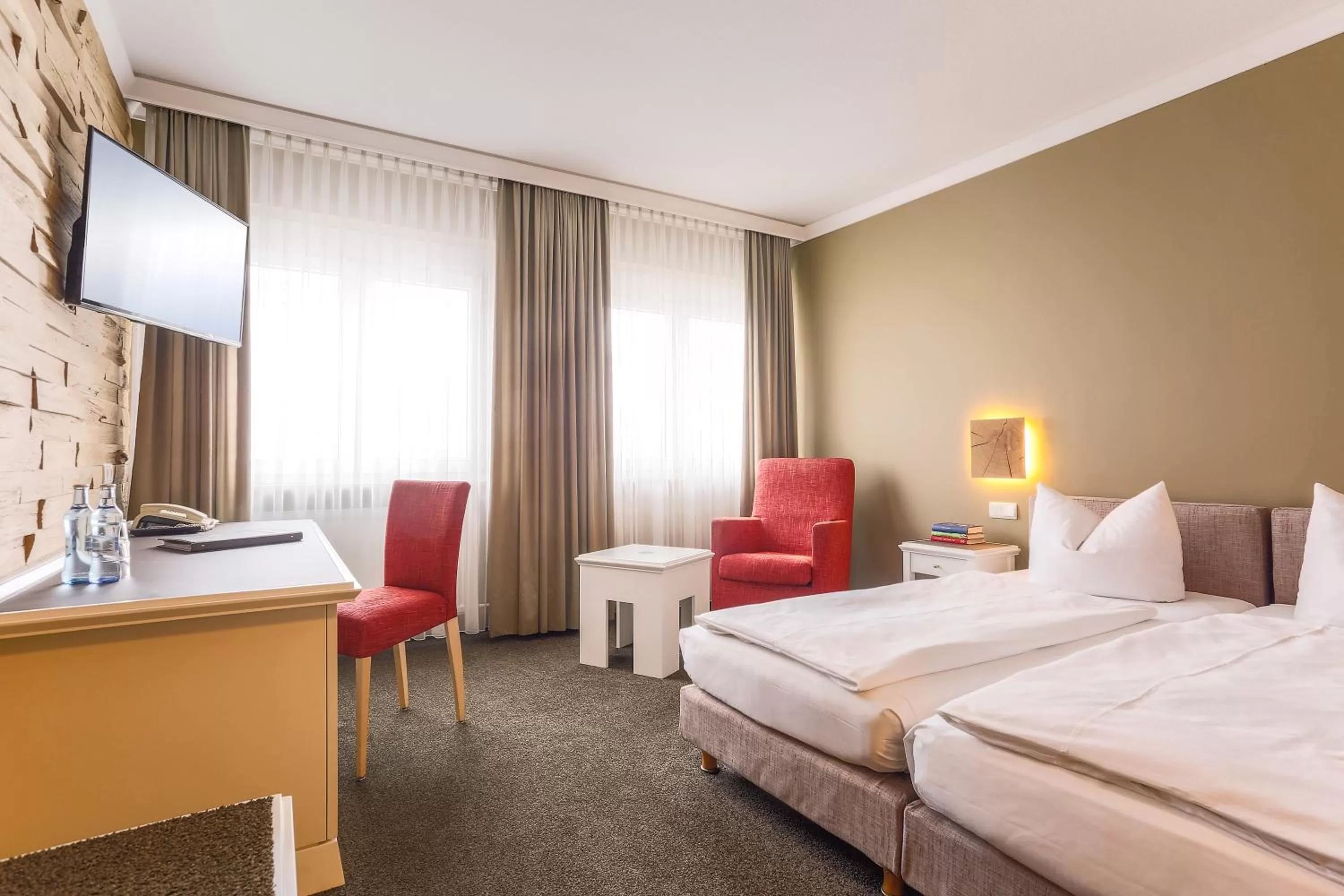 Photo of the whole room, Bed in Hotel - Restaurant Erich Rödiger