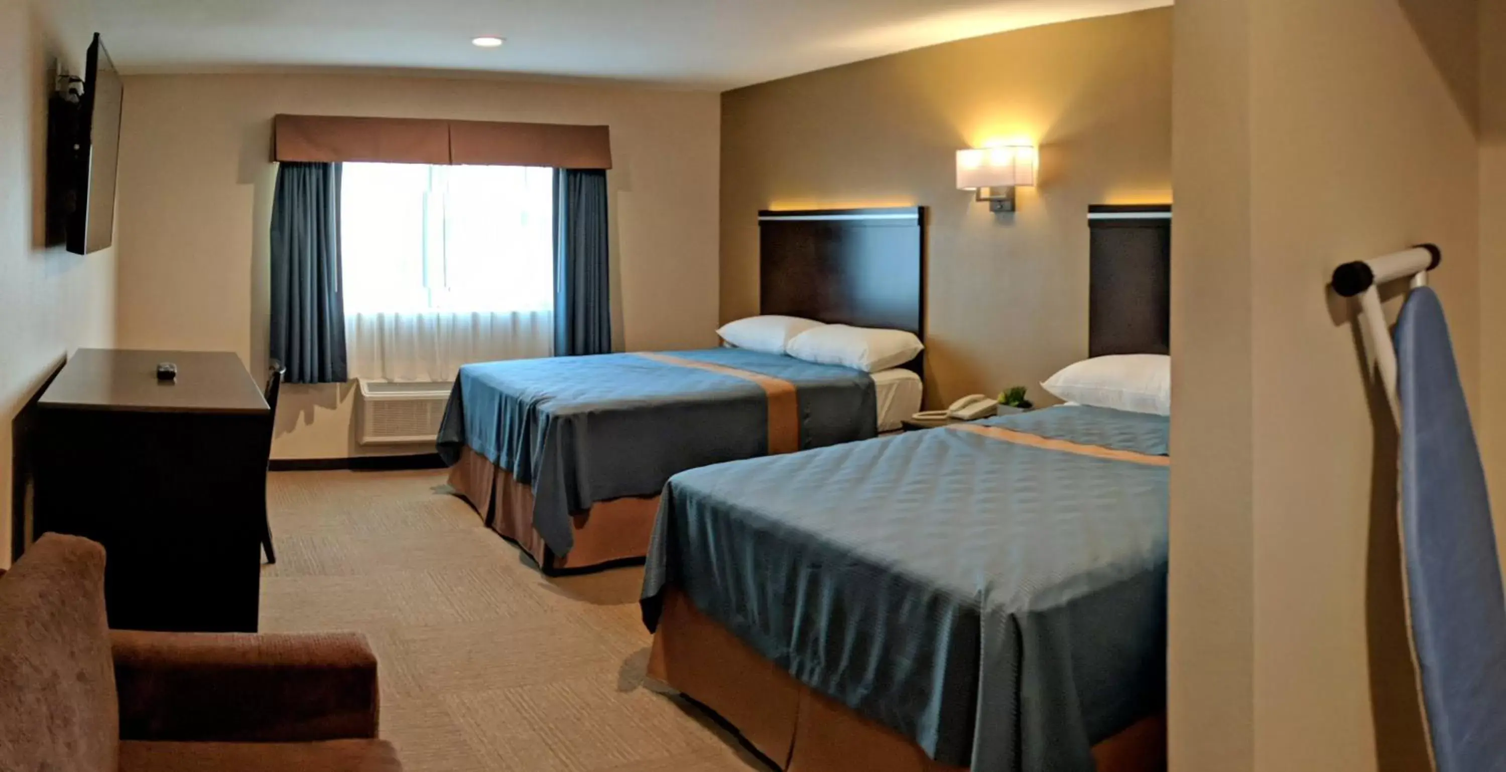 Bedroom, Bed in Epic Hotel