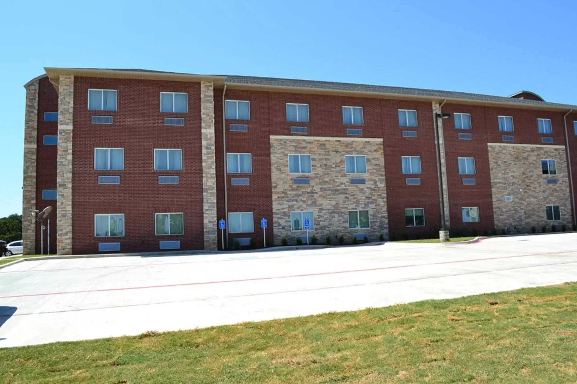 Property Building in Red River Inn and Suites