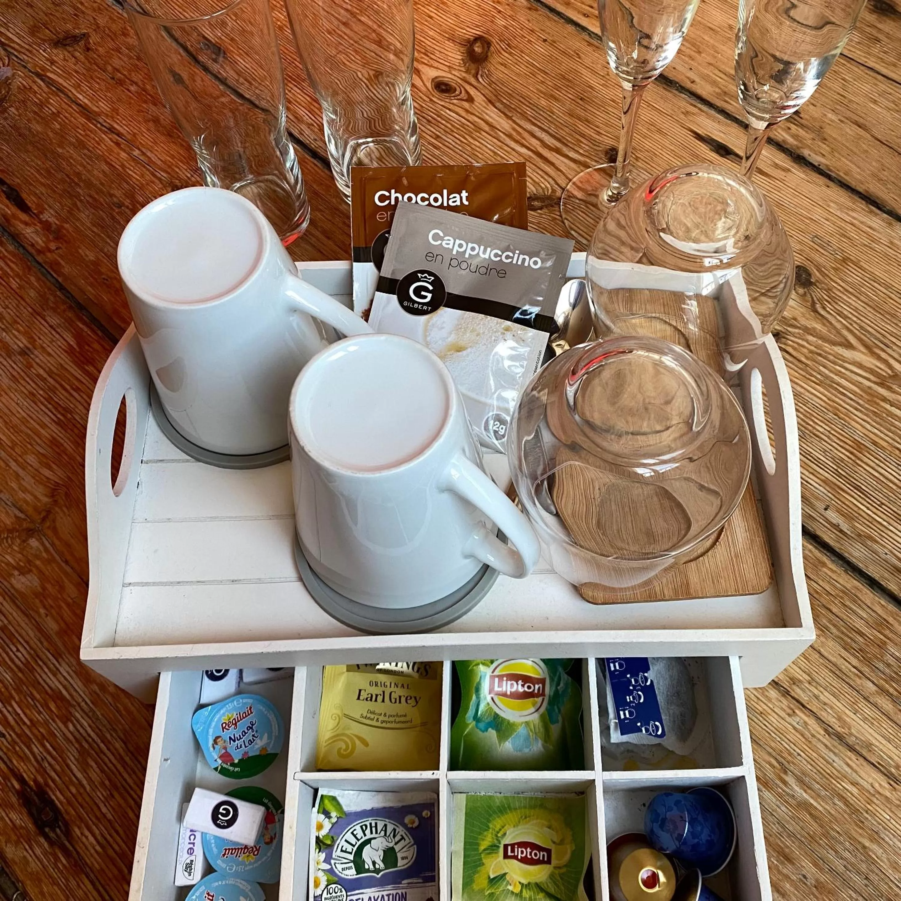 Coffee/tea facilities in Chambres d'Hôtes Au coin du spa