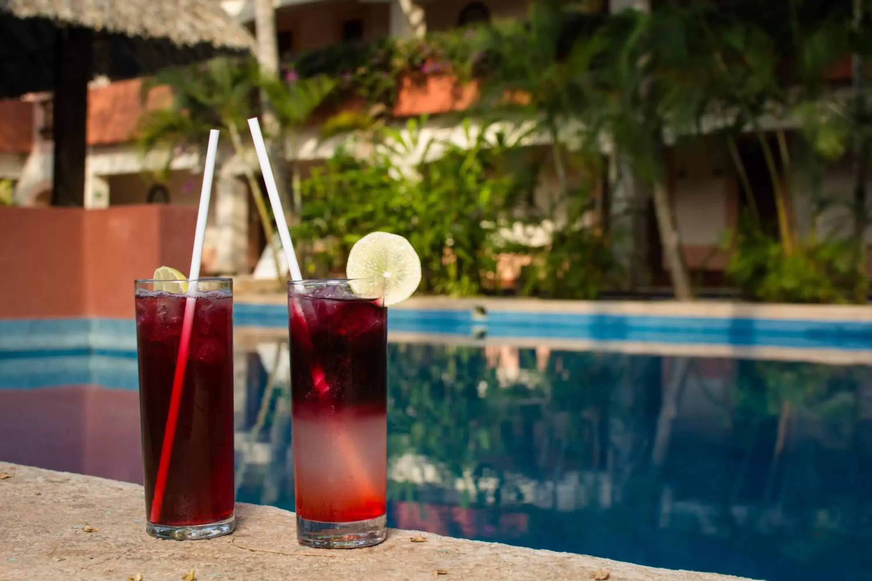 Alcoholic drinks, Swimming Pool in Villas Arqueologicas Chichen Itza