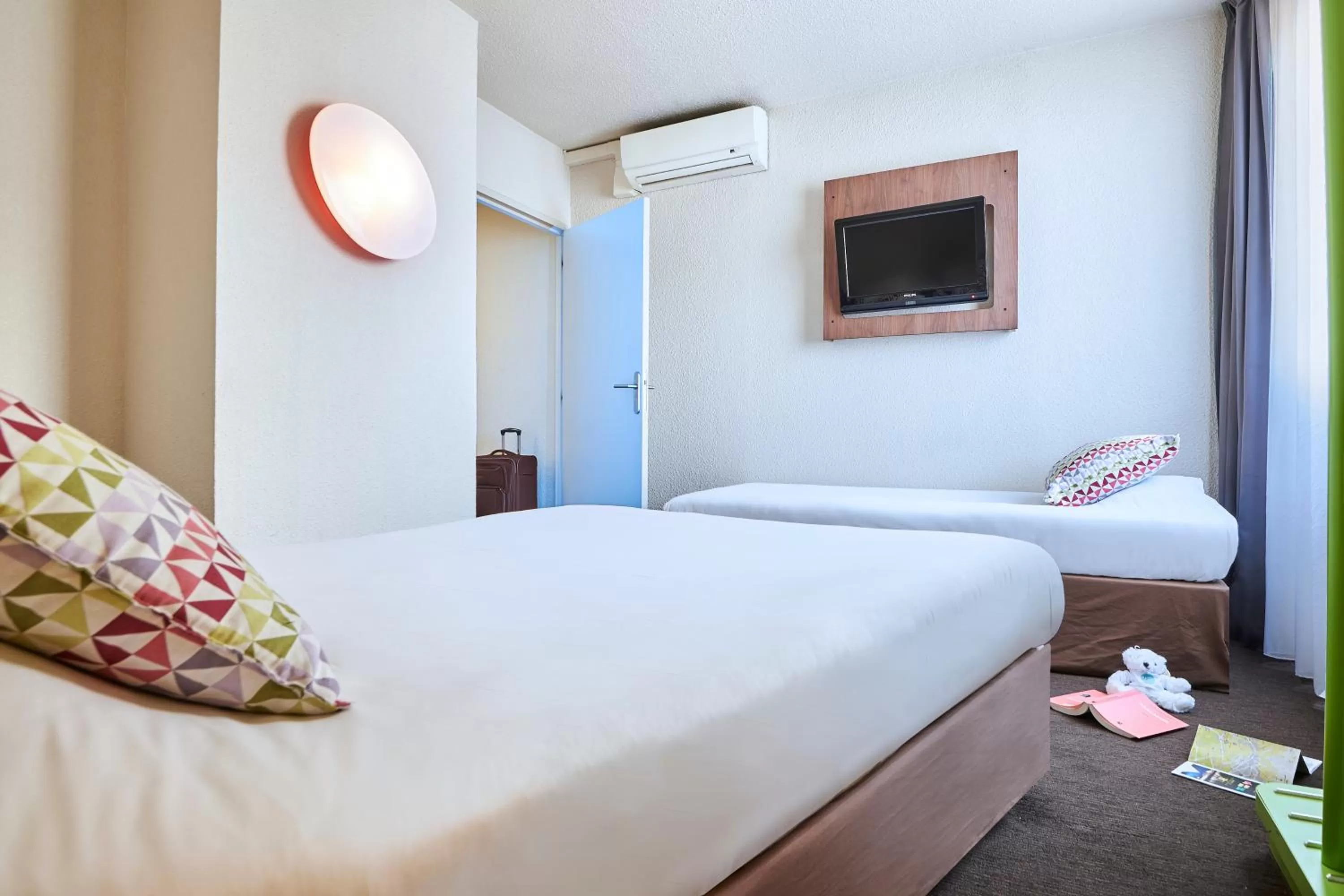 Bed in Campanile Lyon Centre - Berges du Rhône