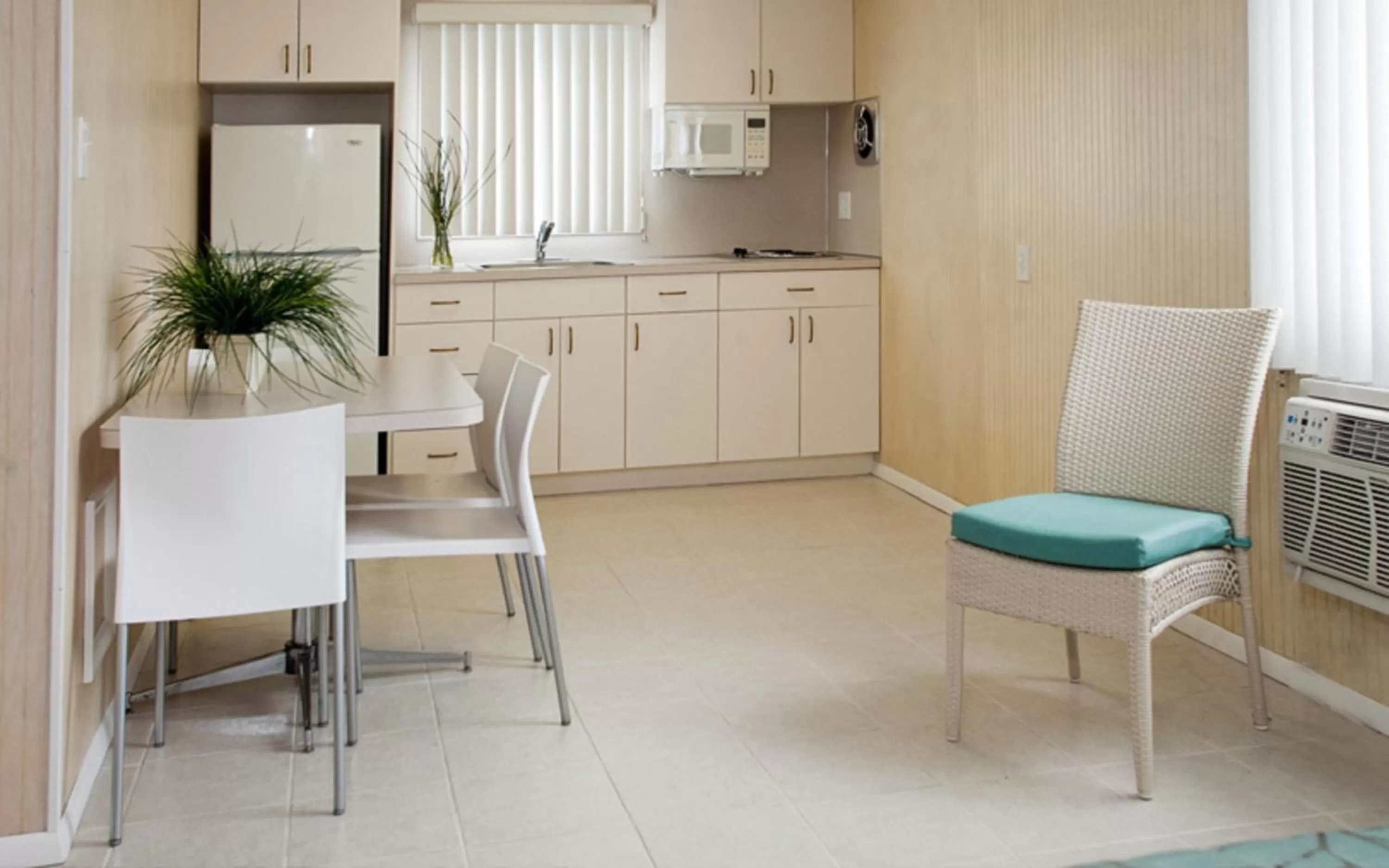 Kitchen or kitchenette in Heart of Wildwood Boardwalk Motel