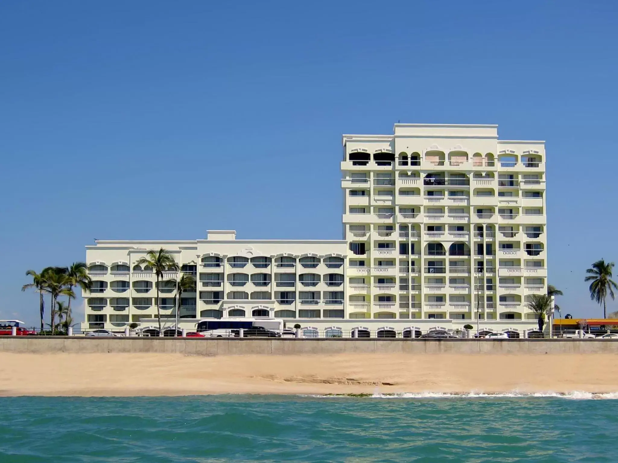 Facade/entrance, Property Building in Don Pelayo Pacific Beach