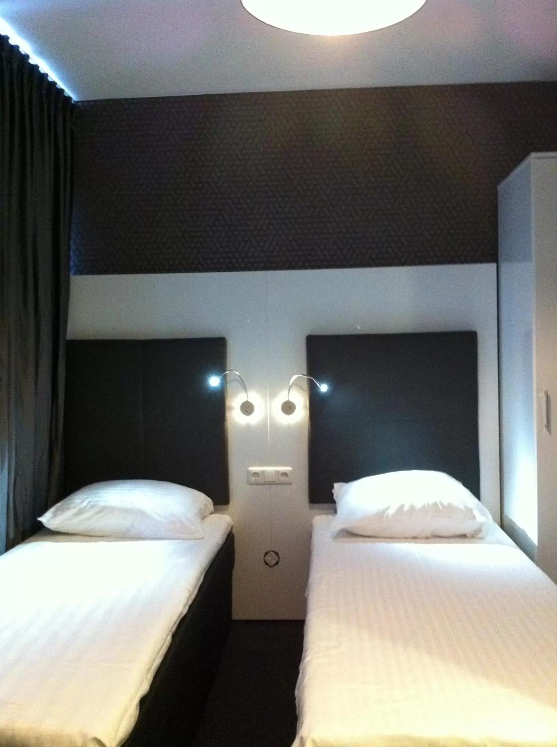 Bed in Hotel Vossius Vondelpark