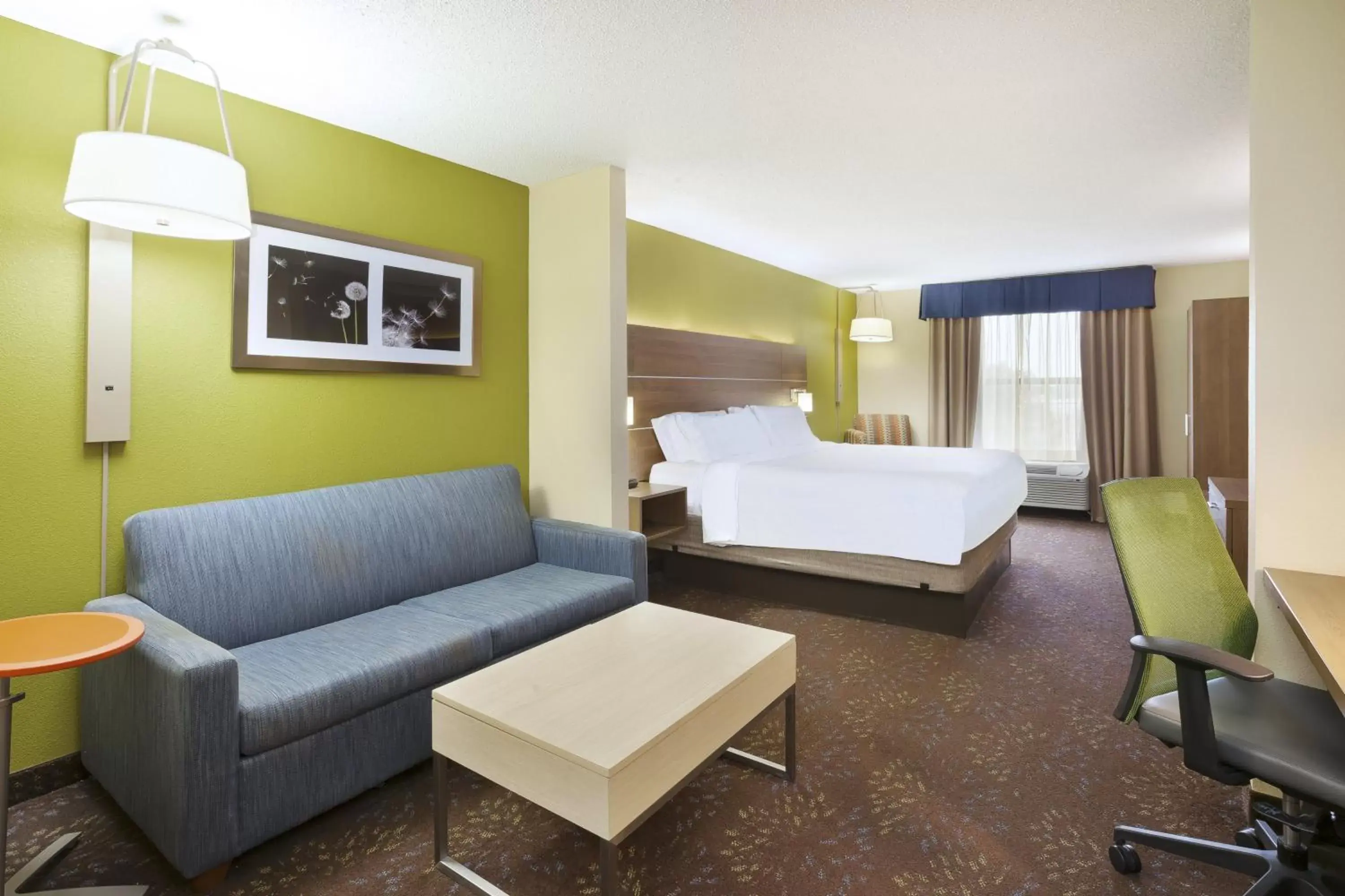 Photo of the whole room in Holiday Inn Express Hotel & Suites Circleville, an IHG Hotel