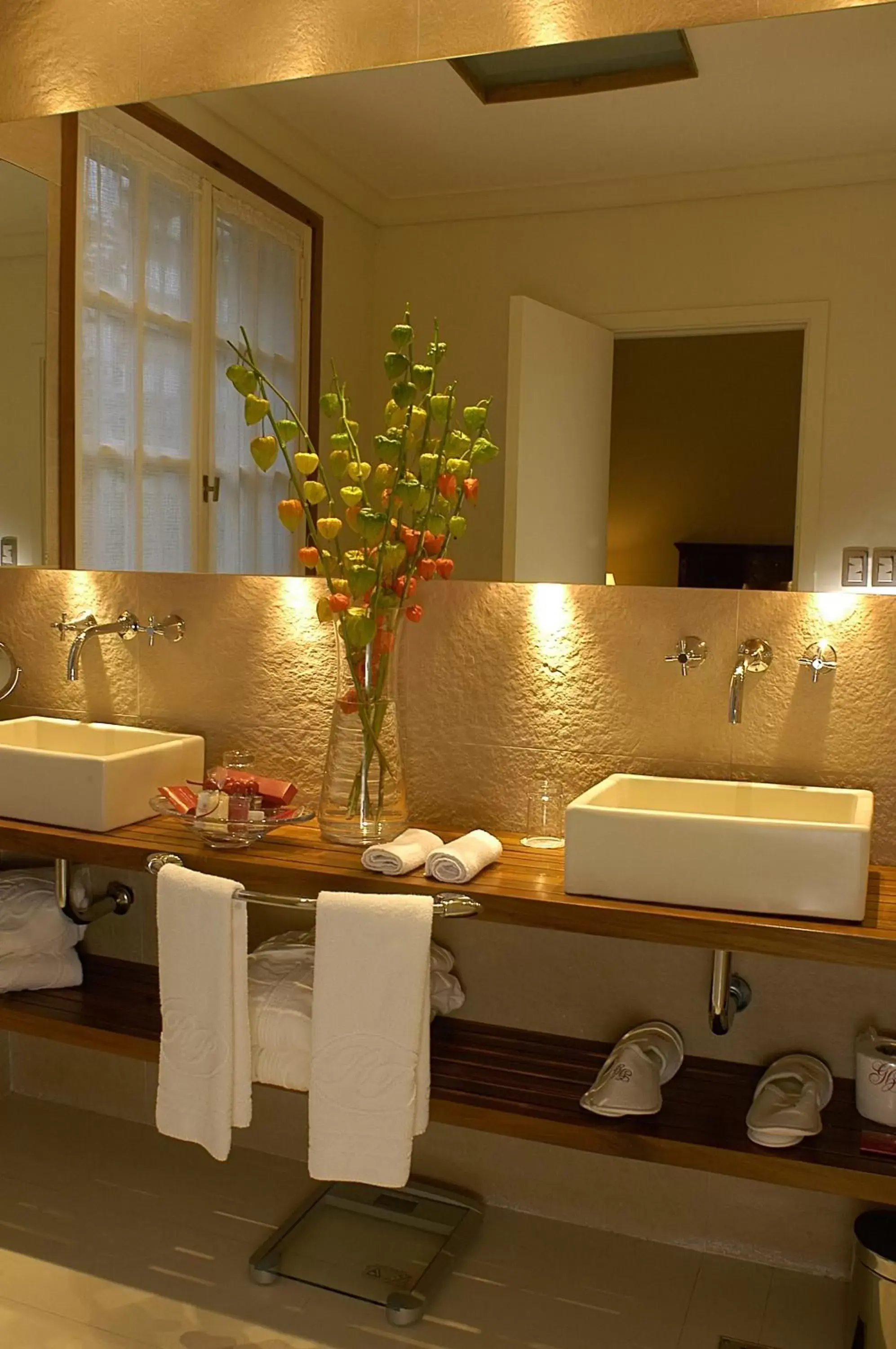 Toilet, Bathroom in Melia Recoleta Plaza Hotel