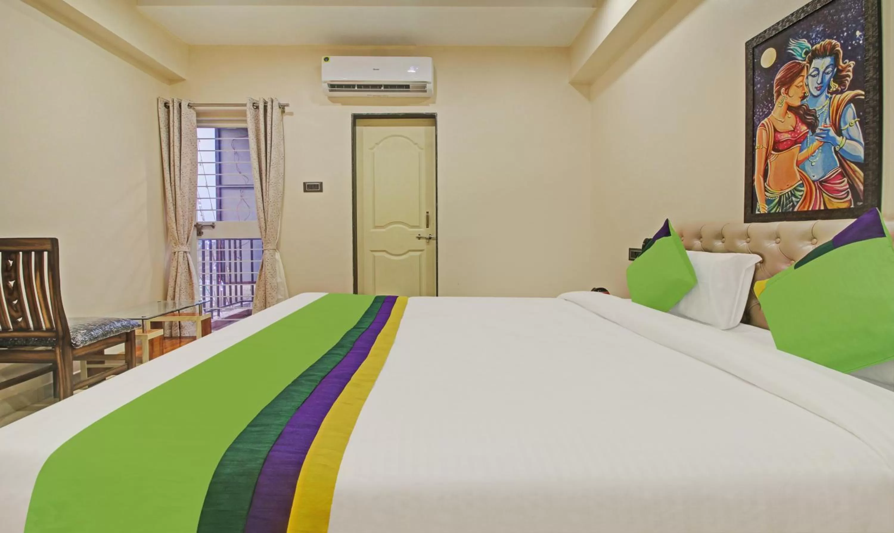 Bedroom, Bed in Treebo Royal Imperio, Hinjewadi