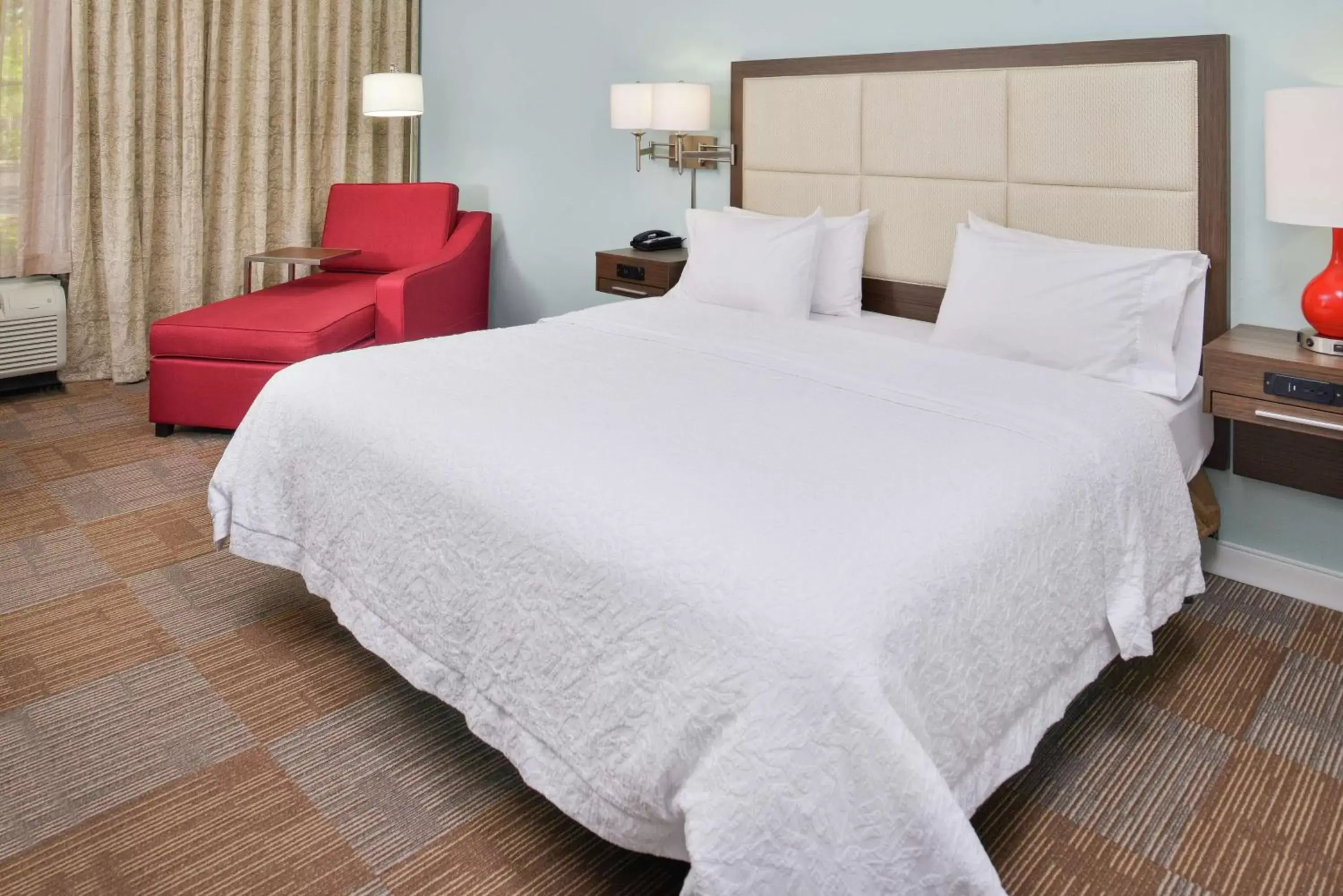 View (from property/room), Bed in Hampton Inn Daytona/Ormond Beach