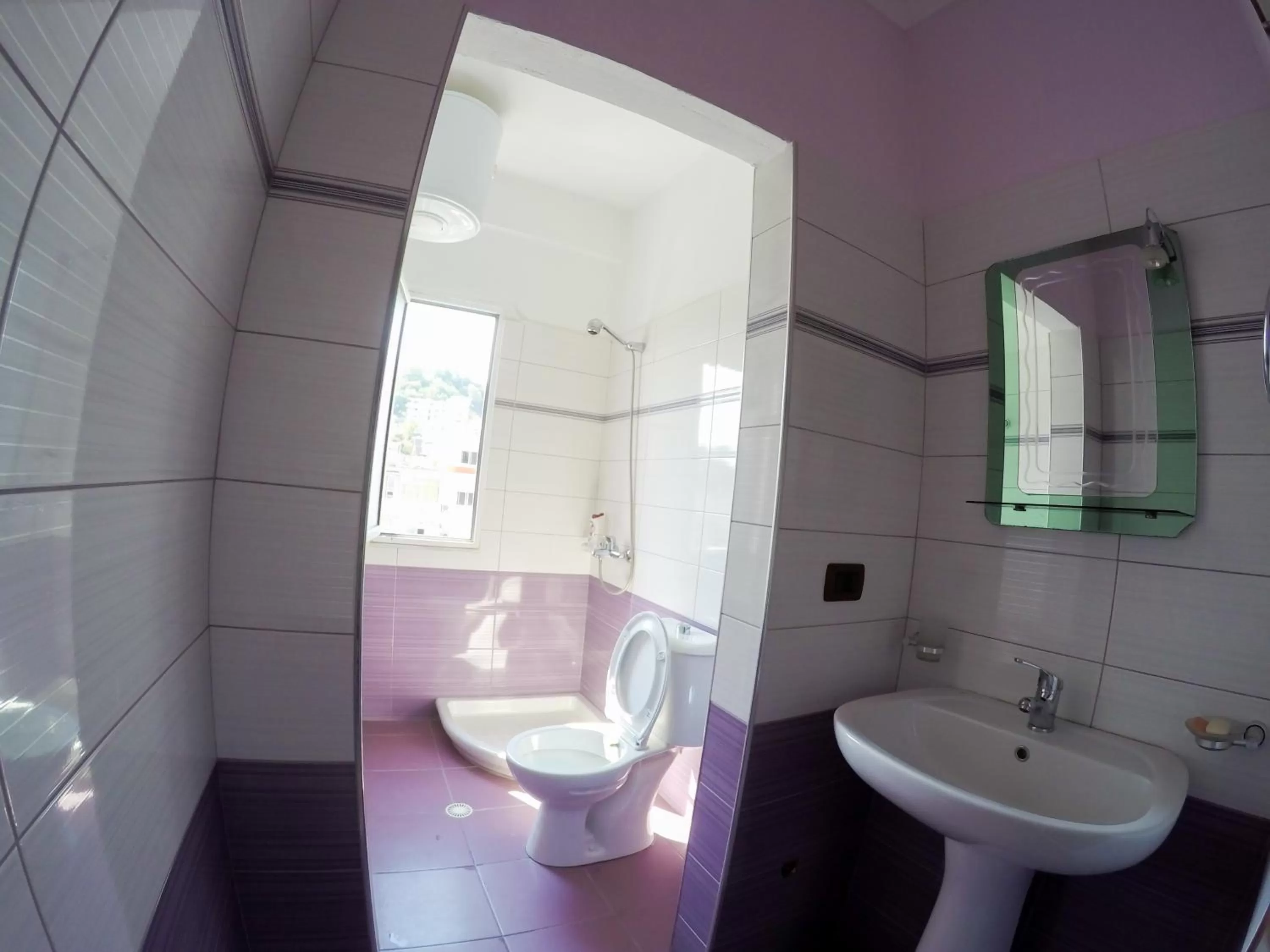 Toilet, Bathroom in Hotel Freskia