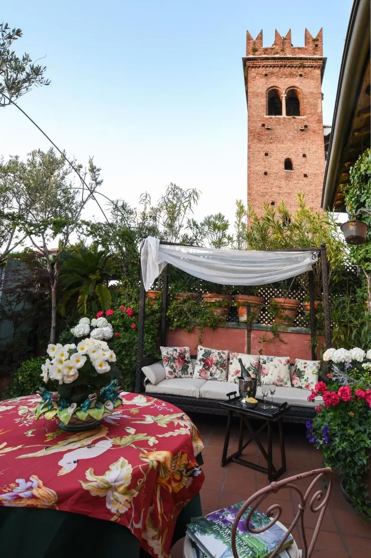 Balcony/Terrace, Restaurant/Places to Eat in Hotel Gabbia D'Oro
