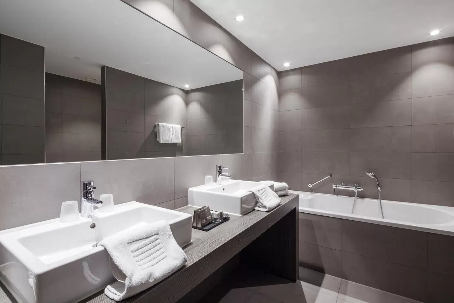 Bathroom in Van der Valk Hotel Dordrecht