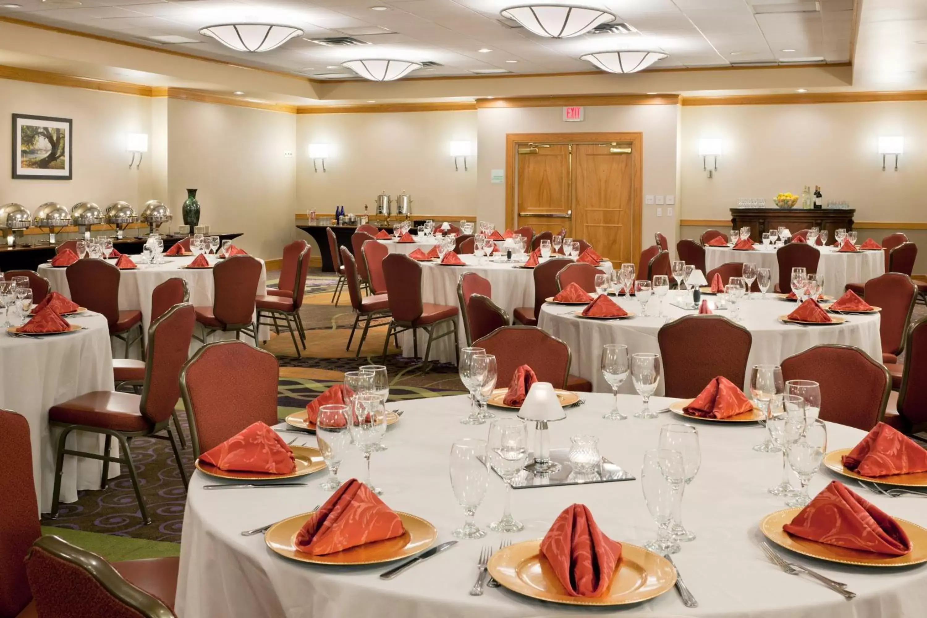 Banquet/Function facilities, Restaurant/Places to Eat in Holiday Inn Clark - Newark, an IHG Hotel