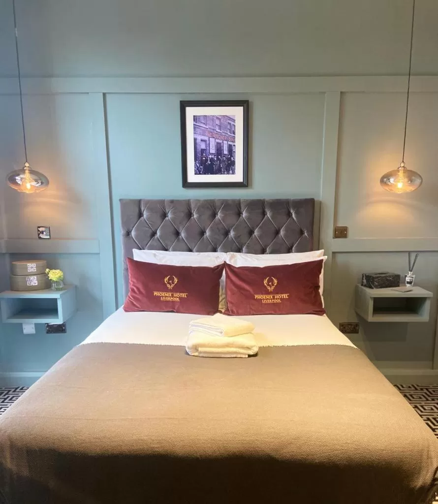 Bed in Phoenix Hotel Liverpool