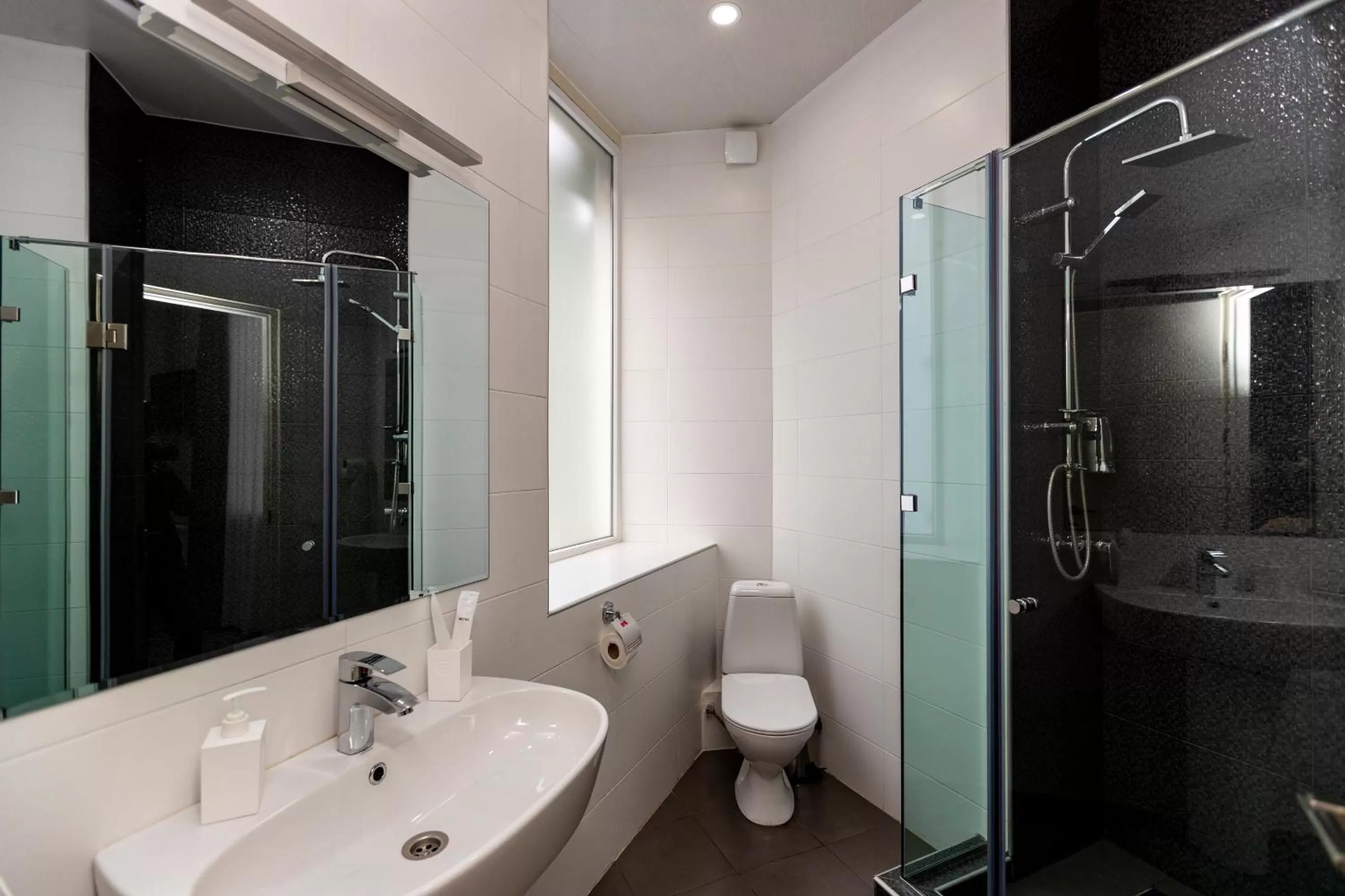 Shower, Bathroom in Hotello