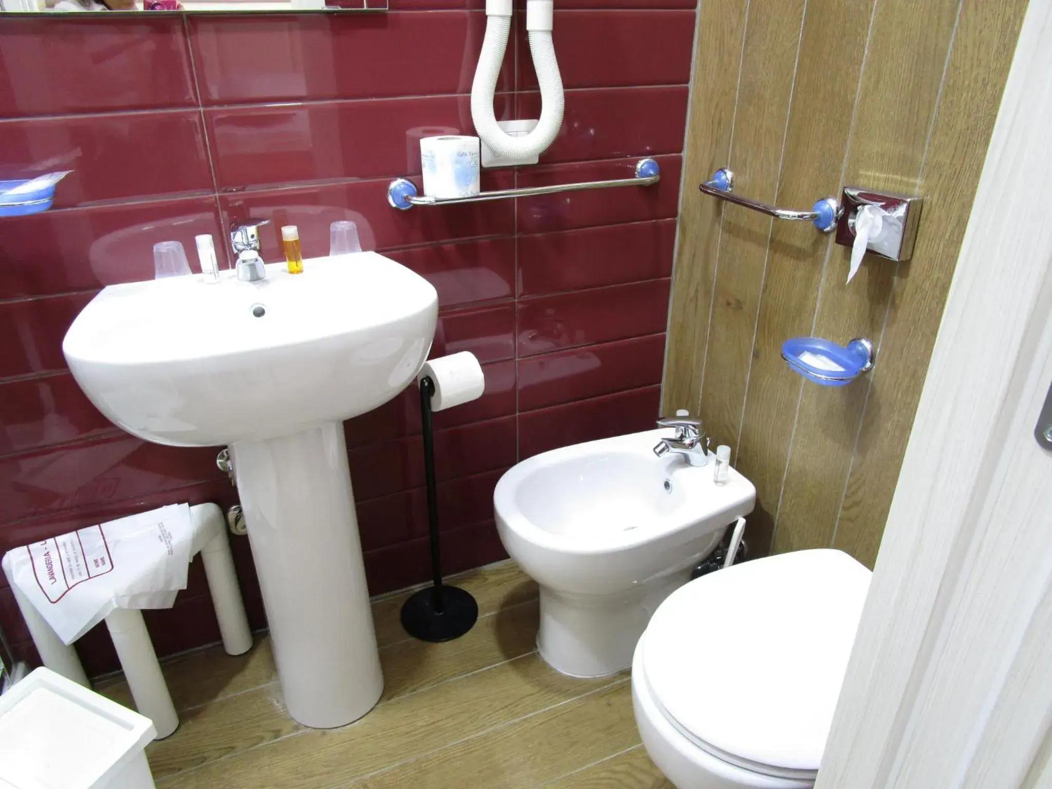 Toilet, Bathroom in Hotel Nelton