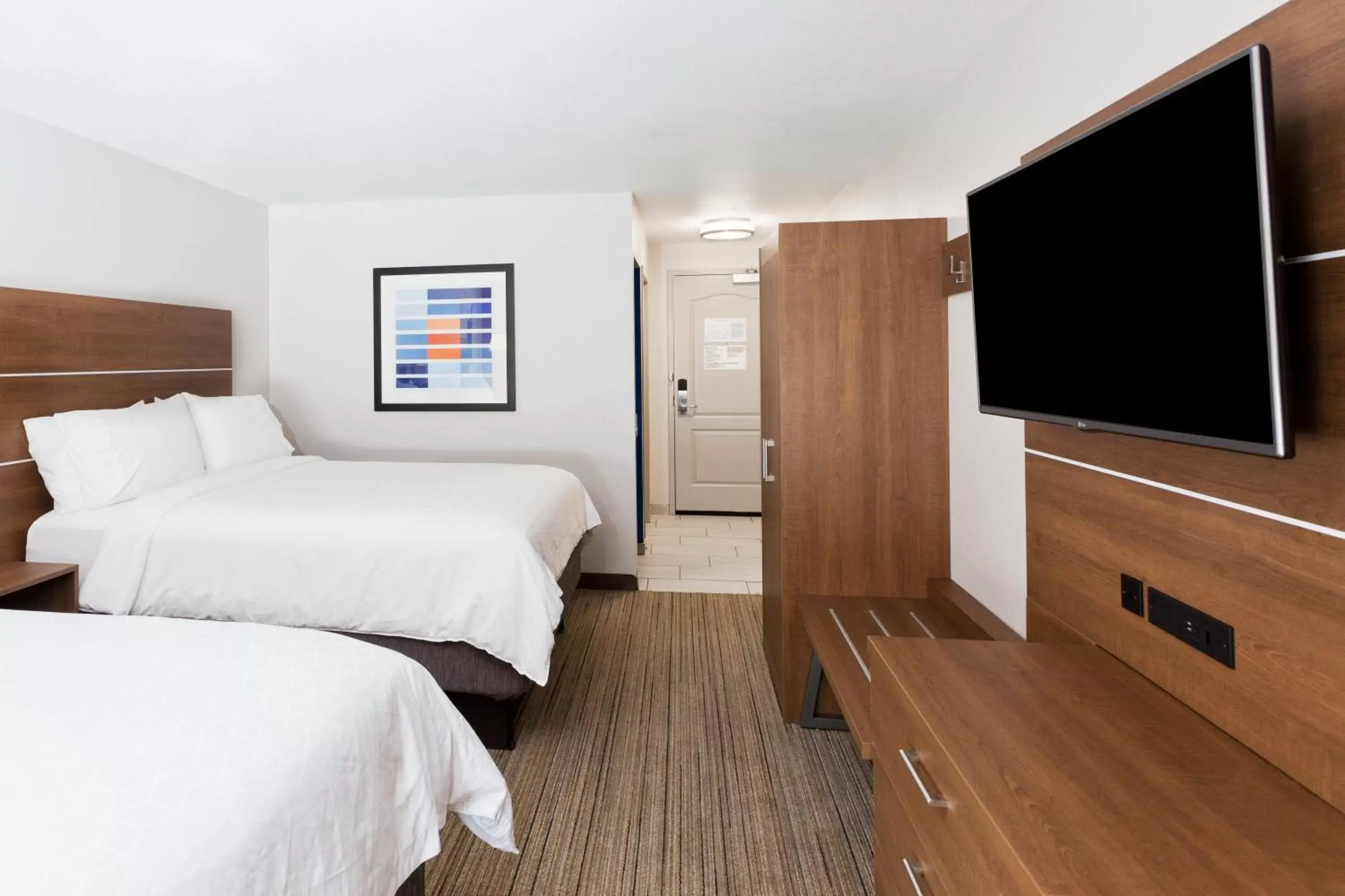 Standard Room with Two Queen Beds in Holiday Inn Express Rome-East by IHG Standard Room with Two Queen Beds in Holiday Inn Express Rome-East by IHG