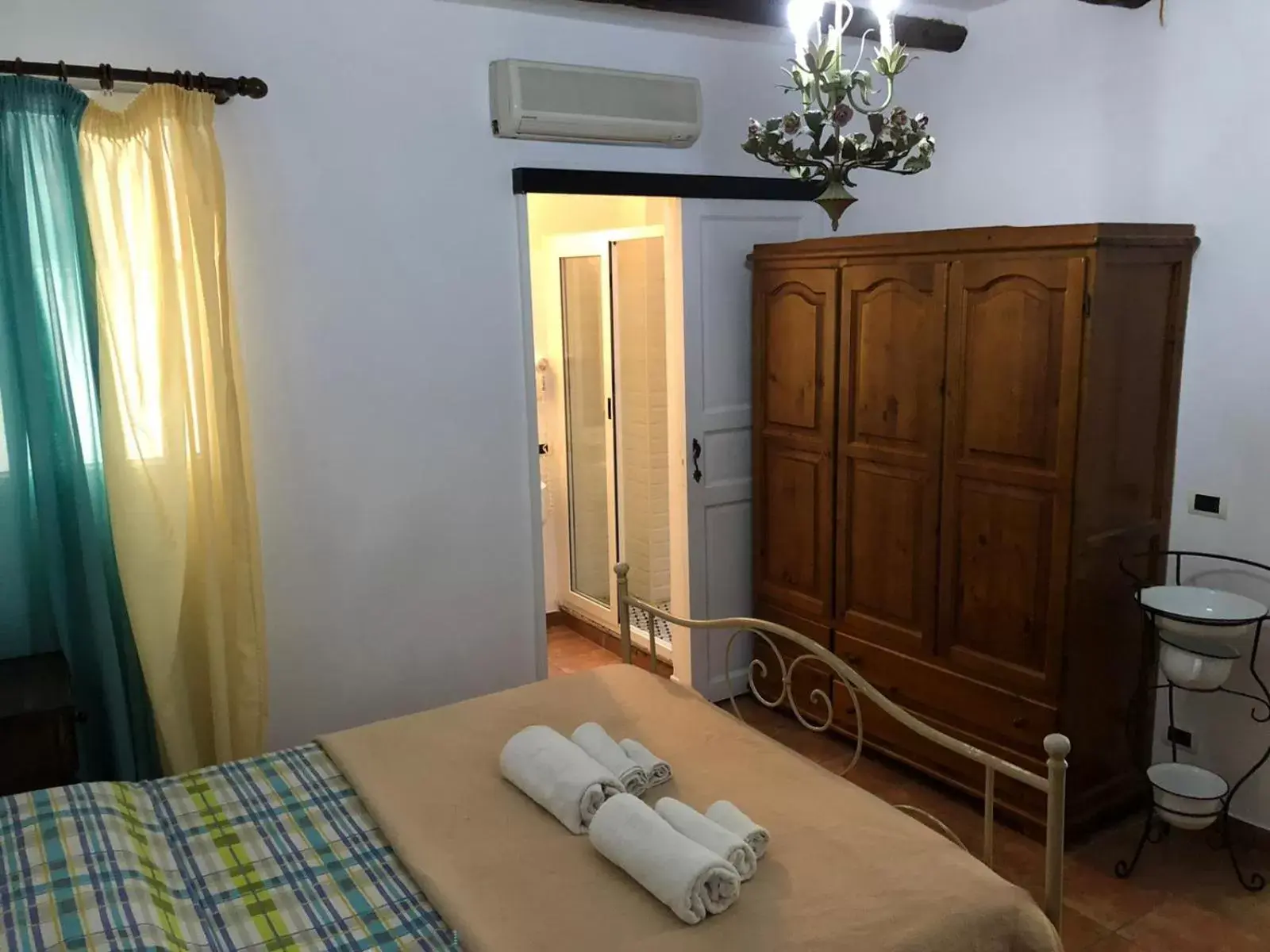Quadruple Room with Private Bathroom in Bahalara Alloggio Quadruple Room with Private Bathroom in Bahalara Alloggio