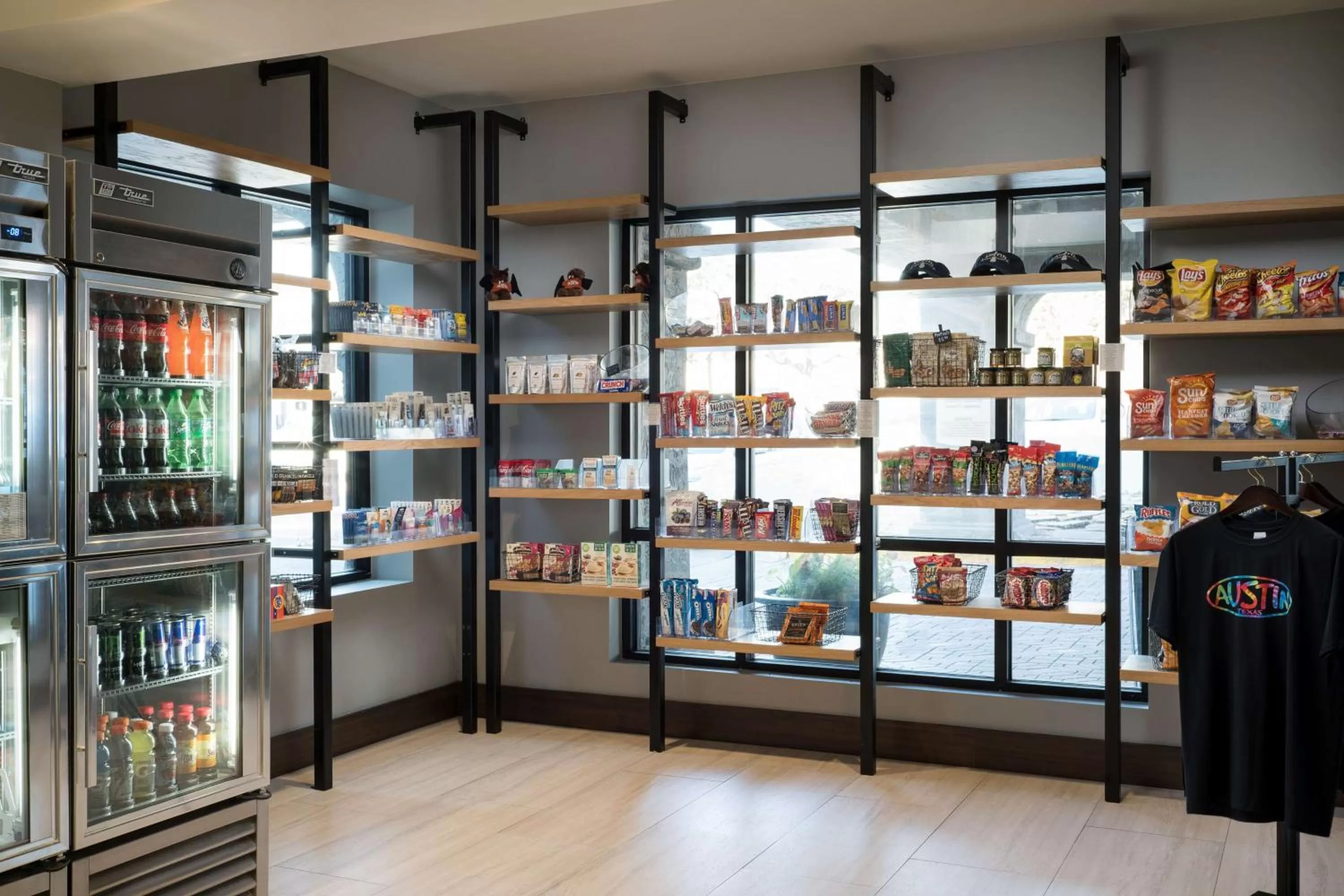 Restaurant/places to eat in Embassy Suites by Hilton Austin Central