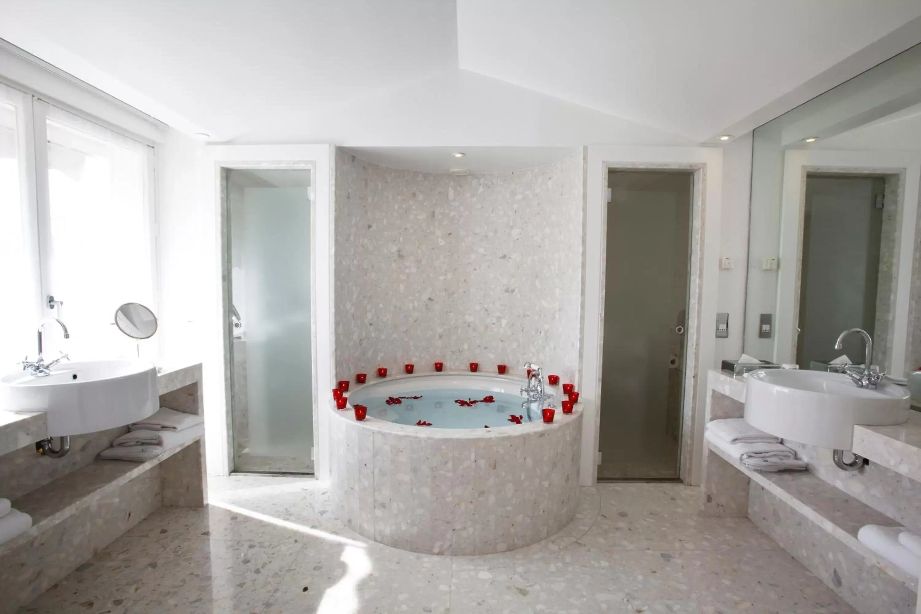 Bathroom in Hotel De Sers Champs Elysees
