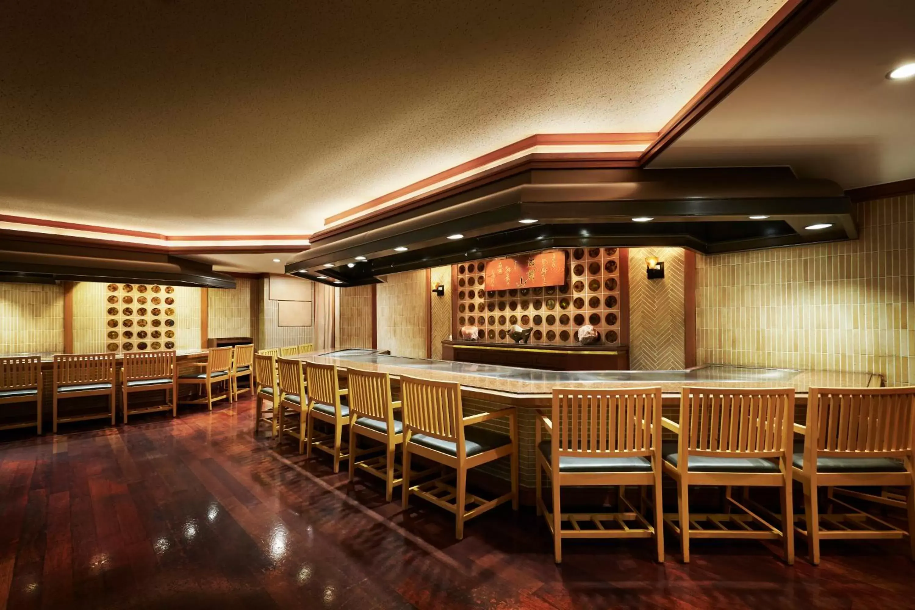 Restaurant/places to eat, Lounge/Bar in ANA Crowne Plaza Osaka, an IHG Hotel