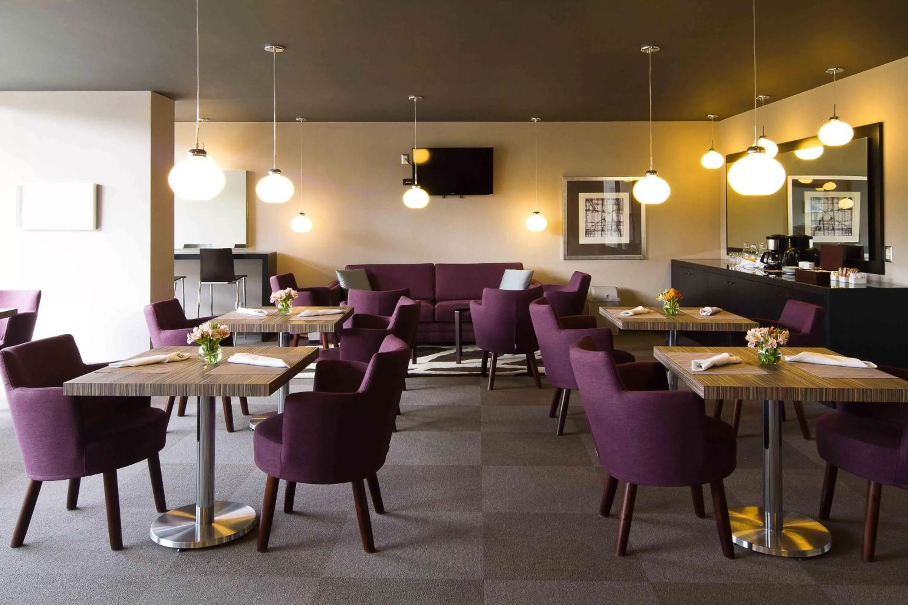 Restaurant/places to eat in Pennsylvania Suites