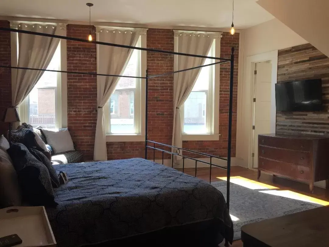 Bed in Eighteen-Ninety Sleepover Bed in Eighteen-Ninety Sleepover