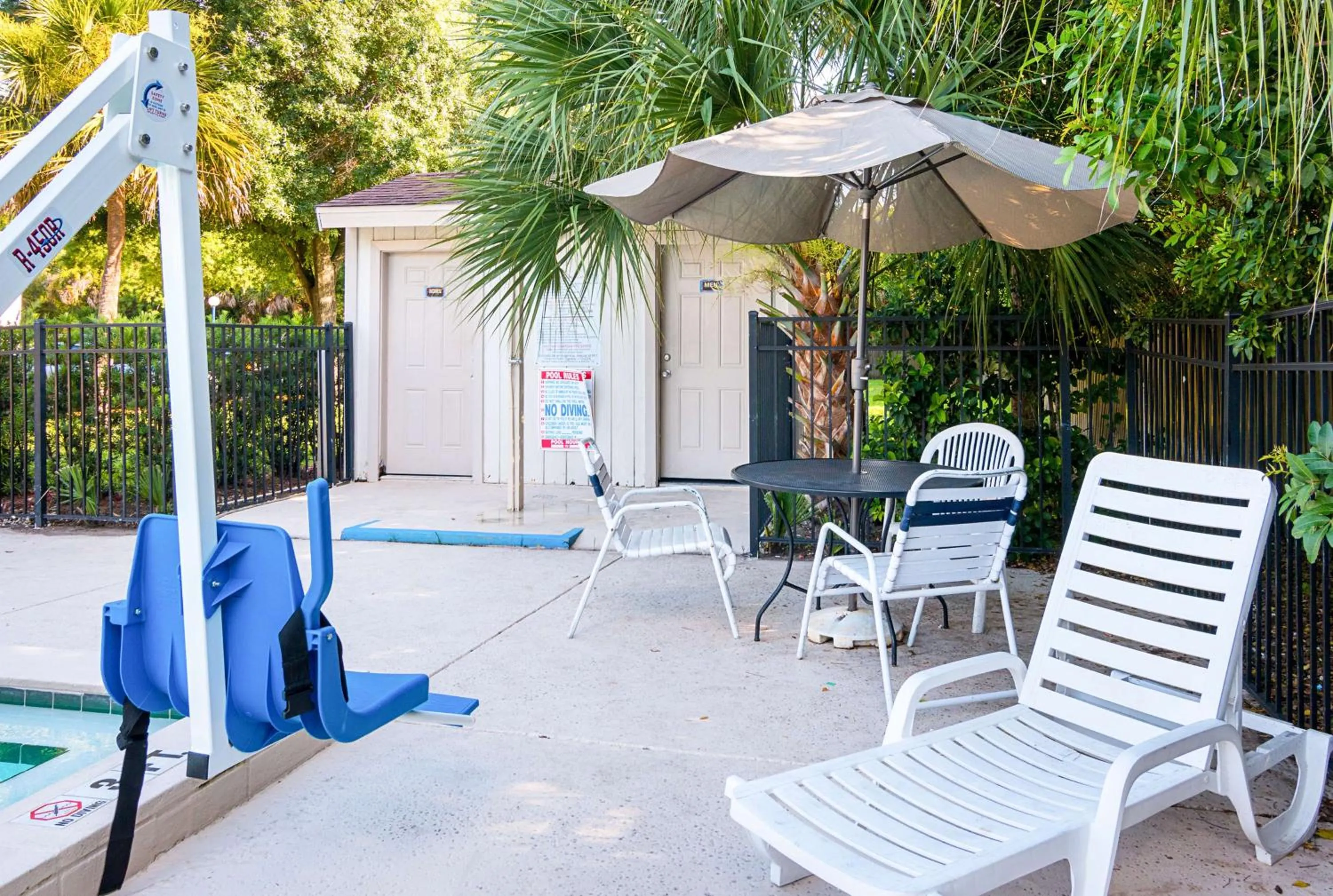Patio in Motel 6-Tampa, FL - Fairgrounds