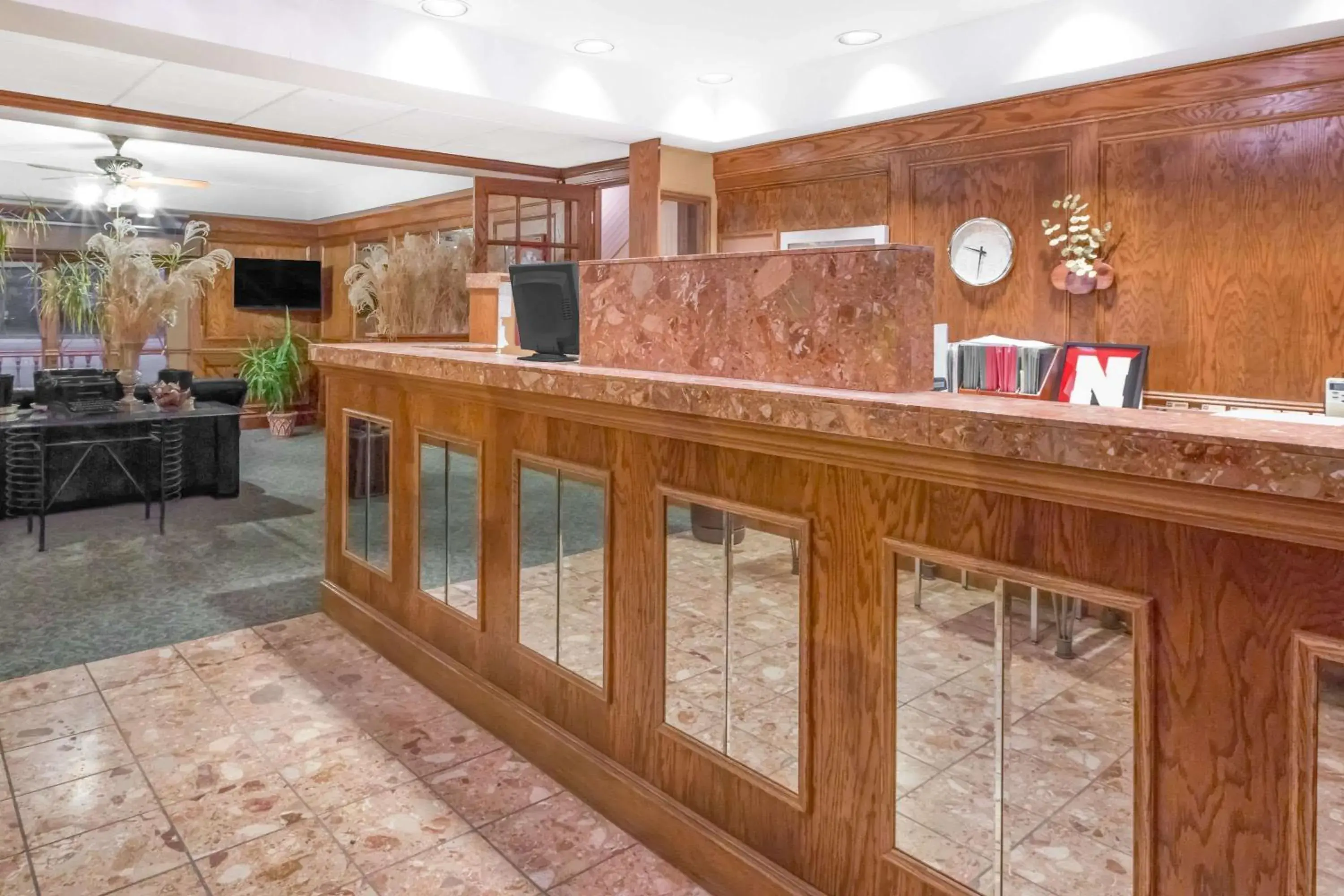 Lobby or reception, Lobby/Reception in Knights Inn & Suites South Sioux City