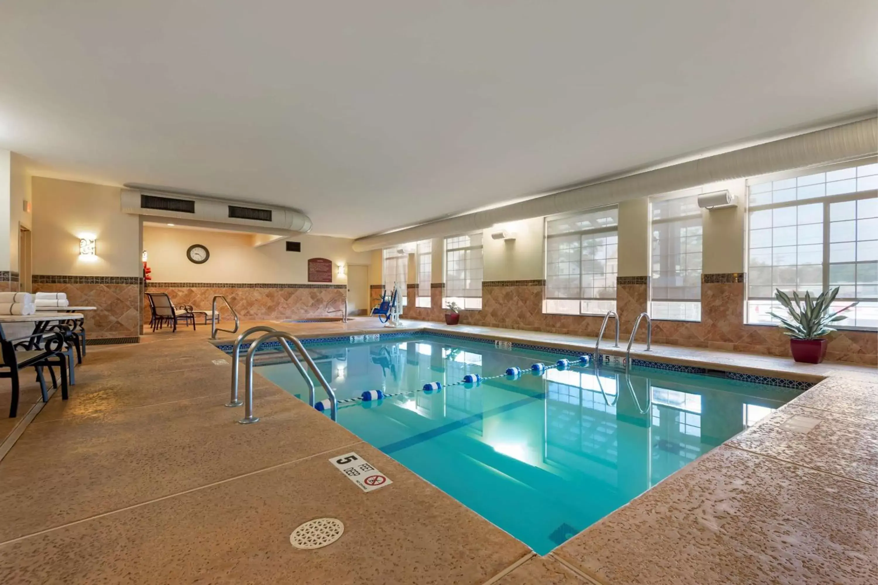 Pool view, Swimming Pool in Best Western PLUS Vineyard Inn and Suites