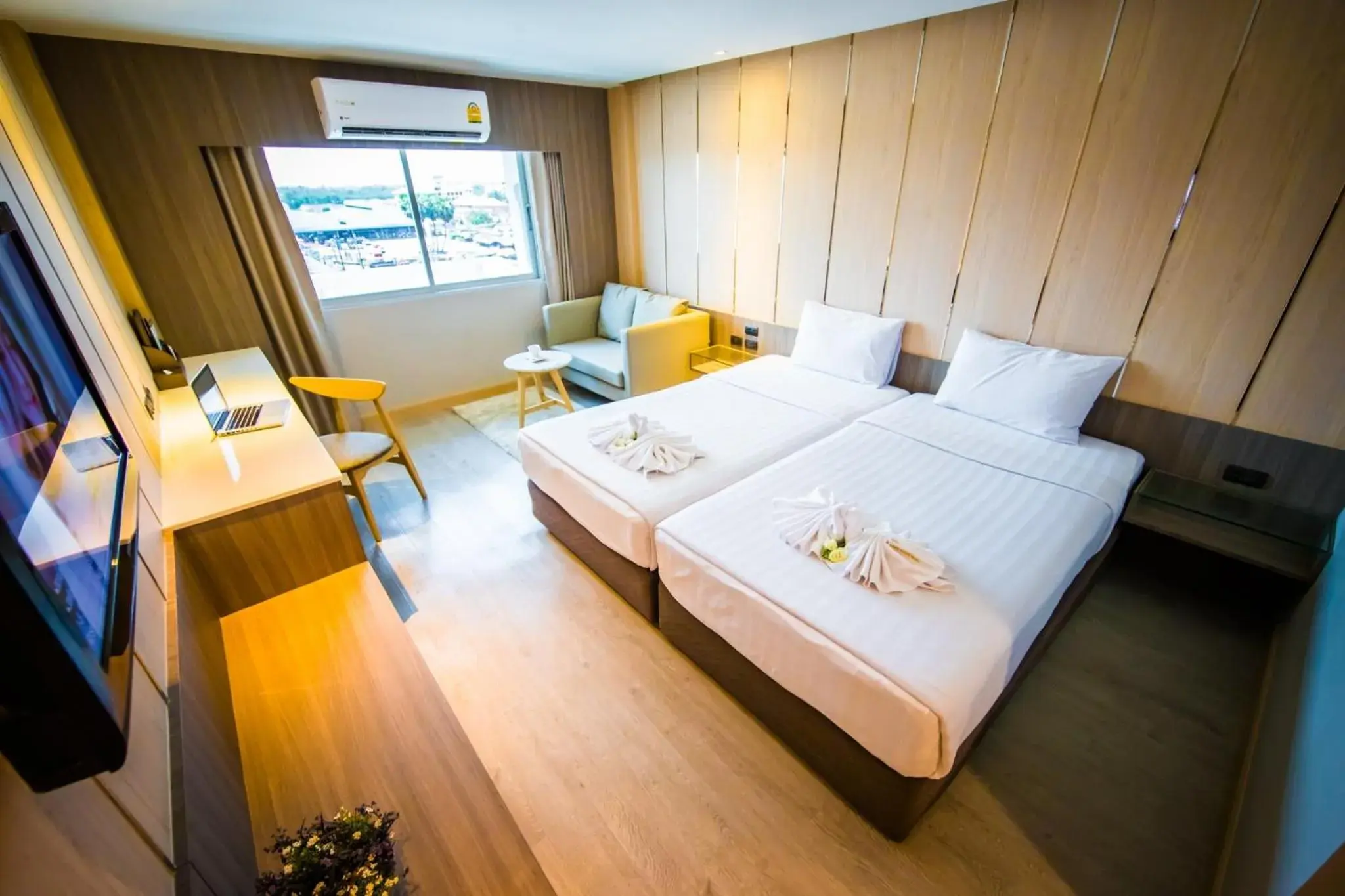 Photo of the whole room, Bed in Golden City Rayong Hotel Photo of the whole room, Bed in Golden City Rayong Hotel