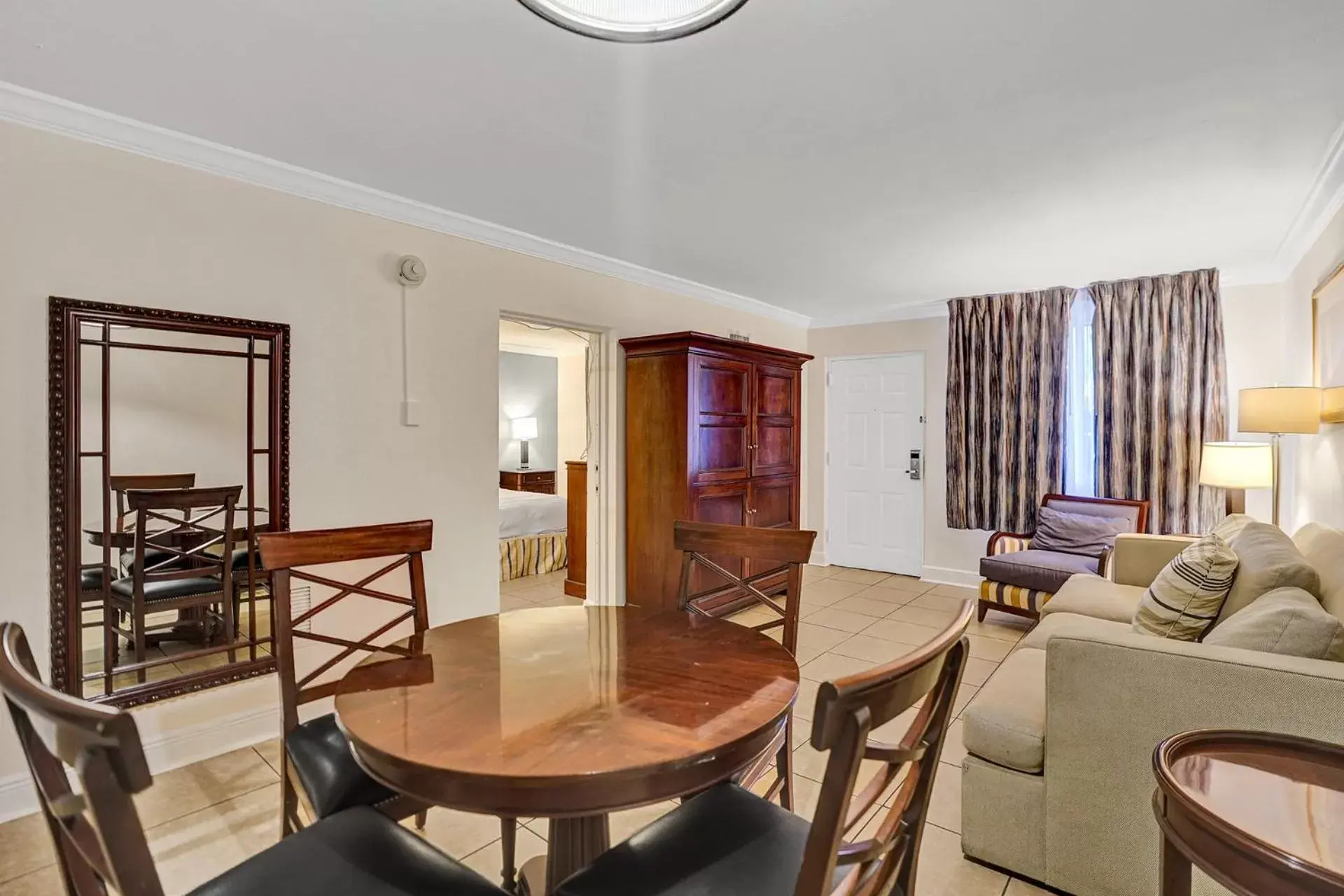 Living room, Dining Area in Fort Lauderdale Grand Hotel