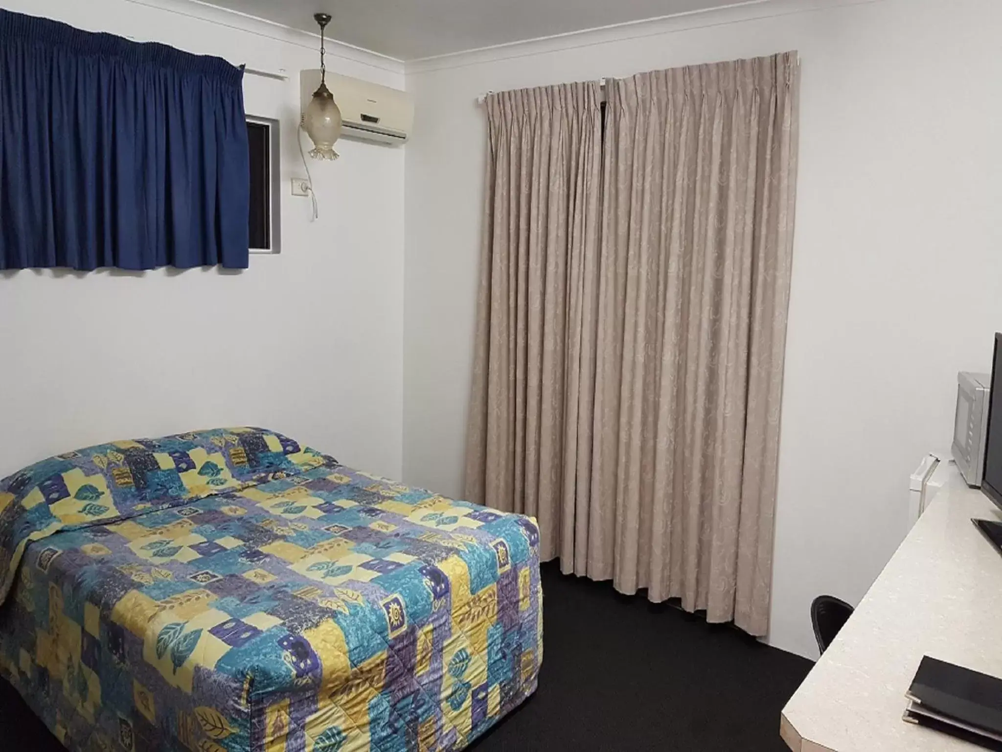Bedroom, Room Photo in Siesta Villa Motel