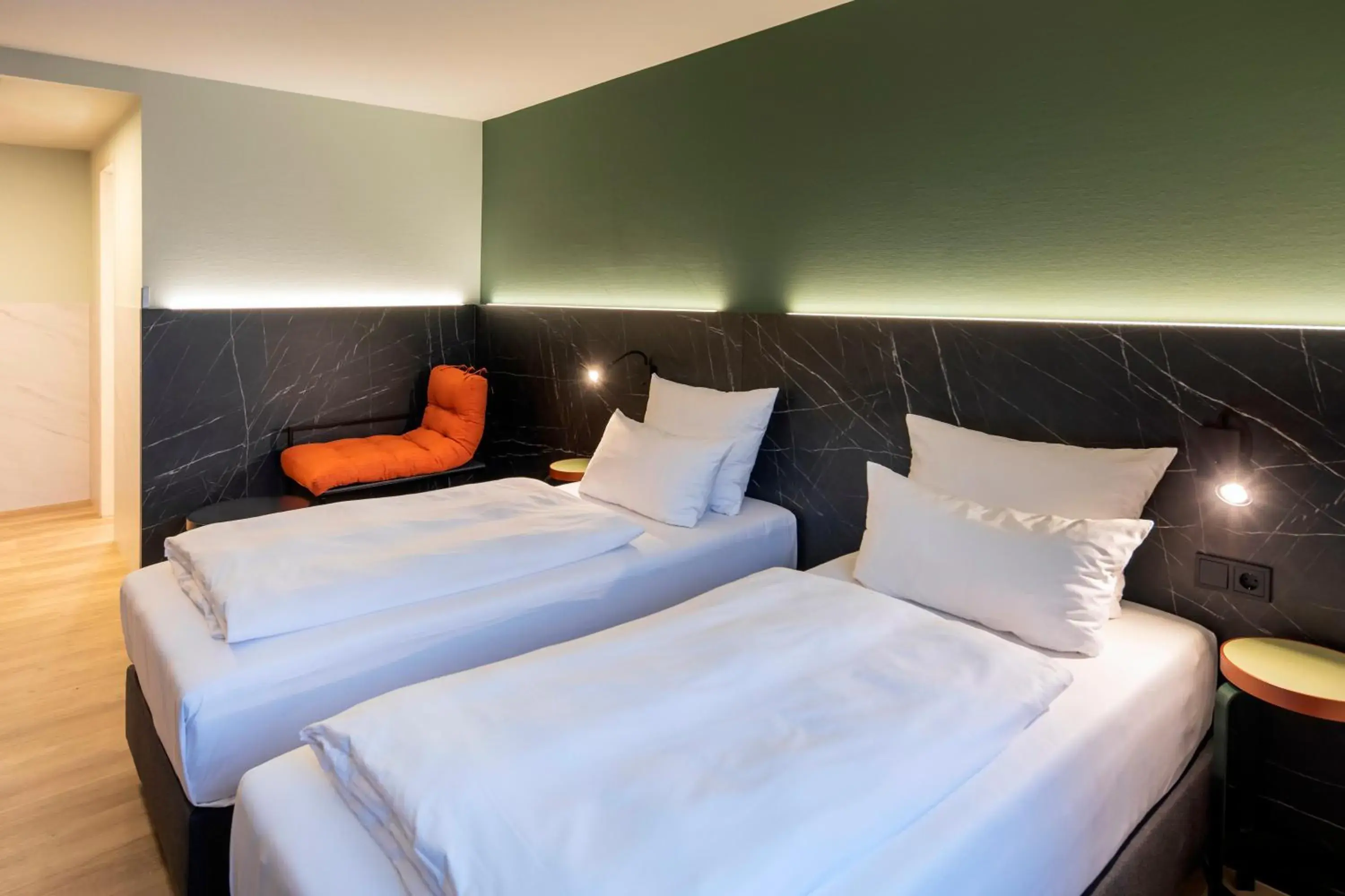 Photo of the whole room, Bed in ACHAT Hotel Stuttgart Airport Messe