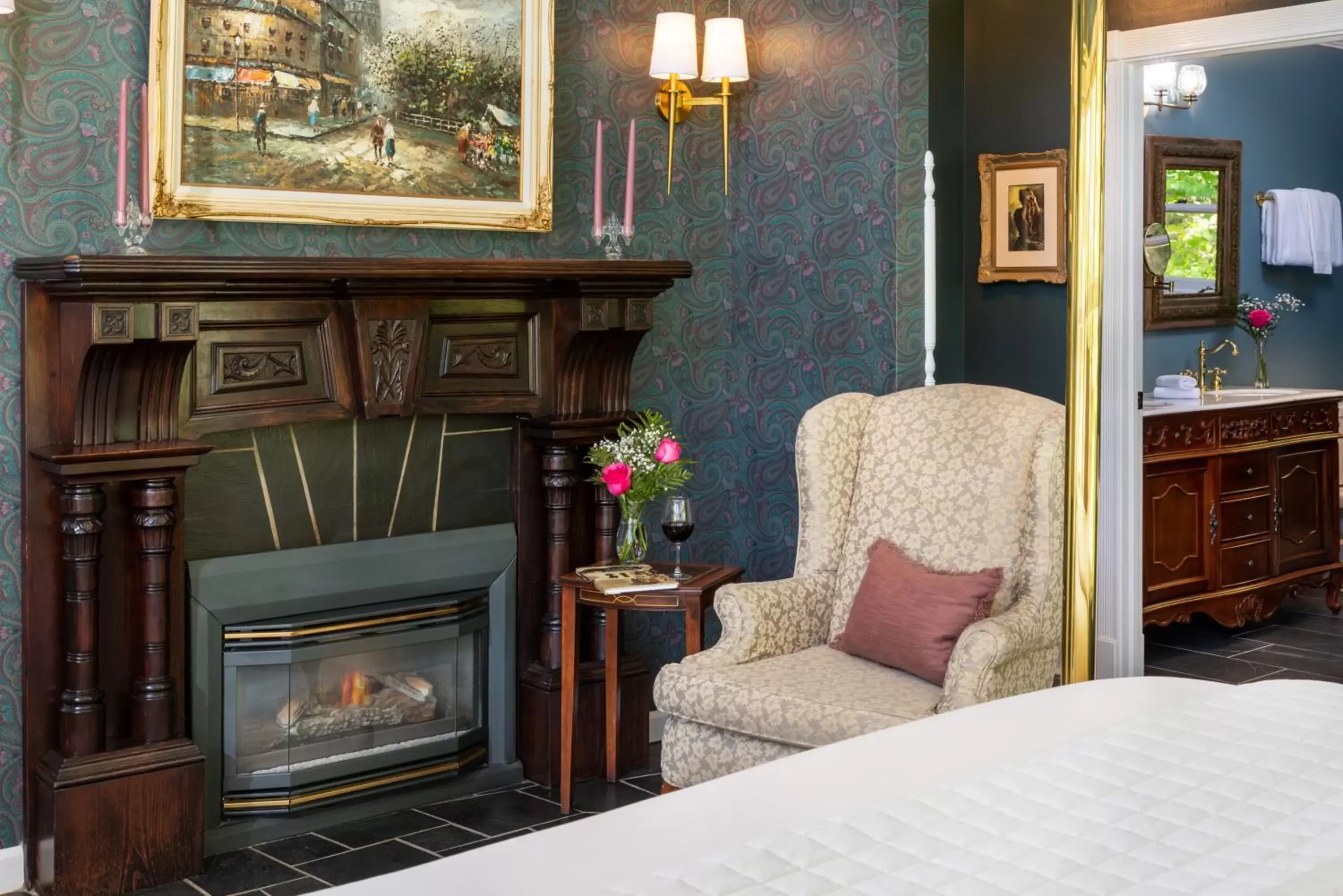 Bathroom in Arsenic and Old Lace Bed & Breakfast Inn