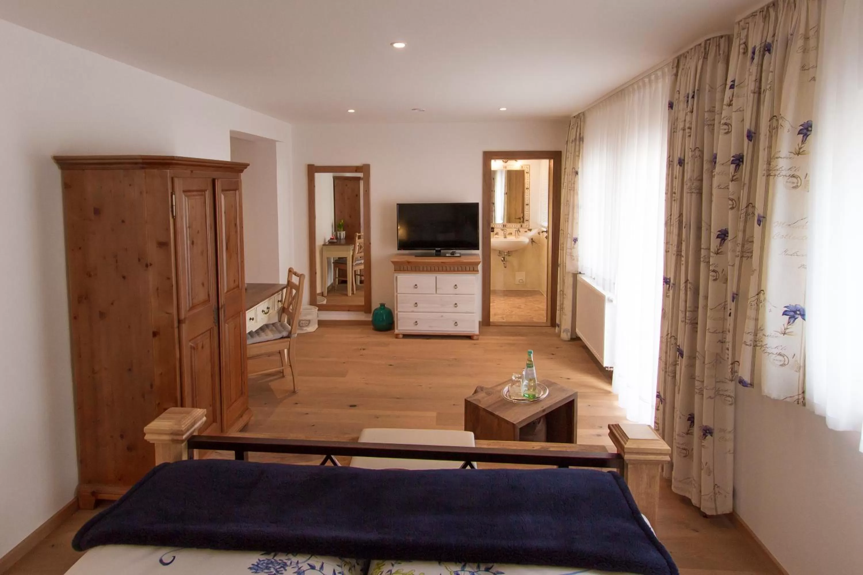 Photo of the whole room in Hotel Alpenblick