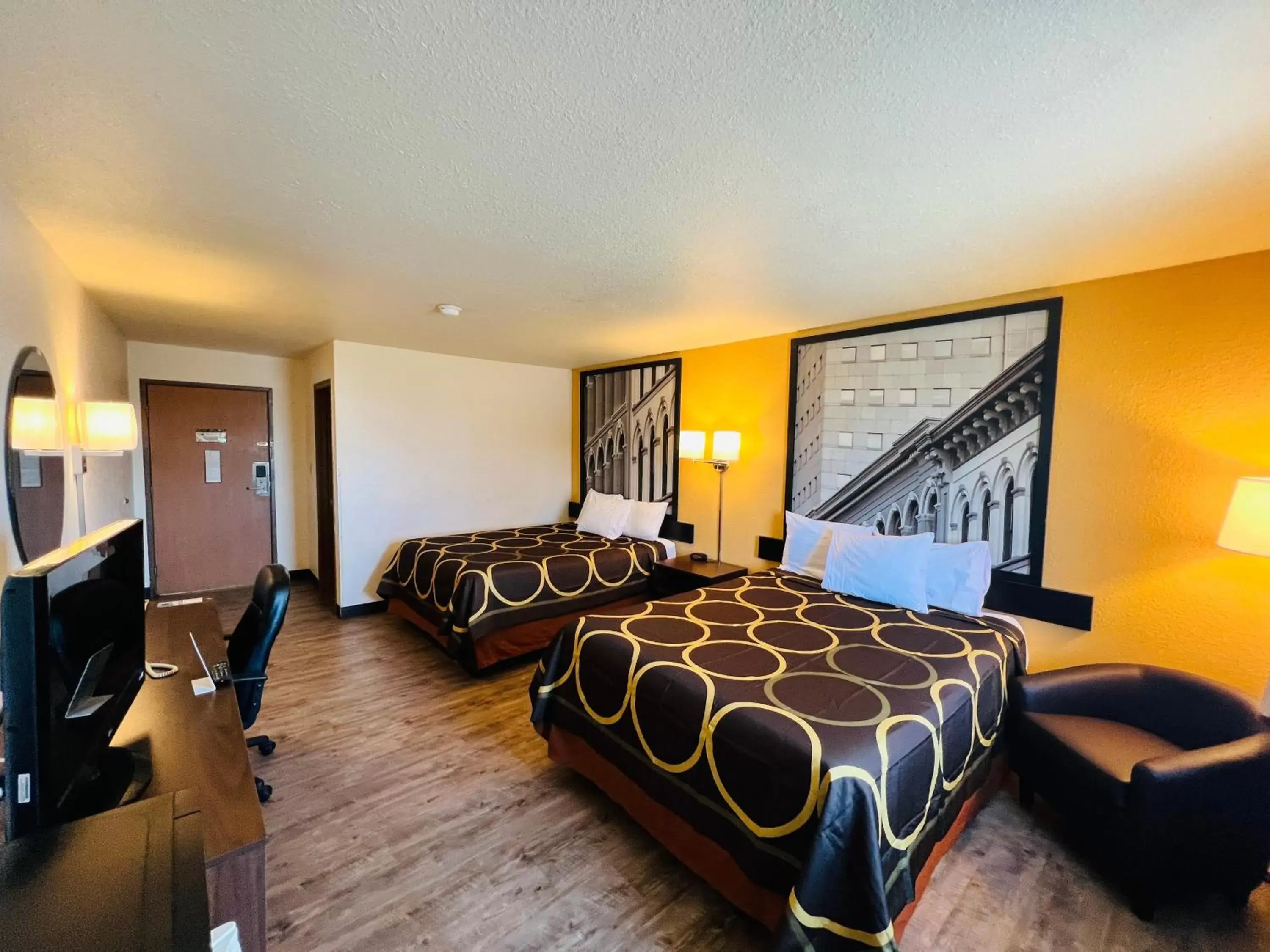 Super 8 by Wyndham Elizabethtown