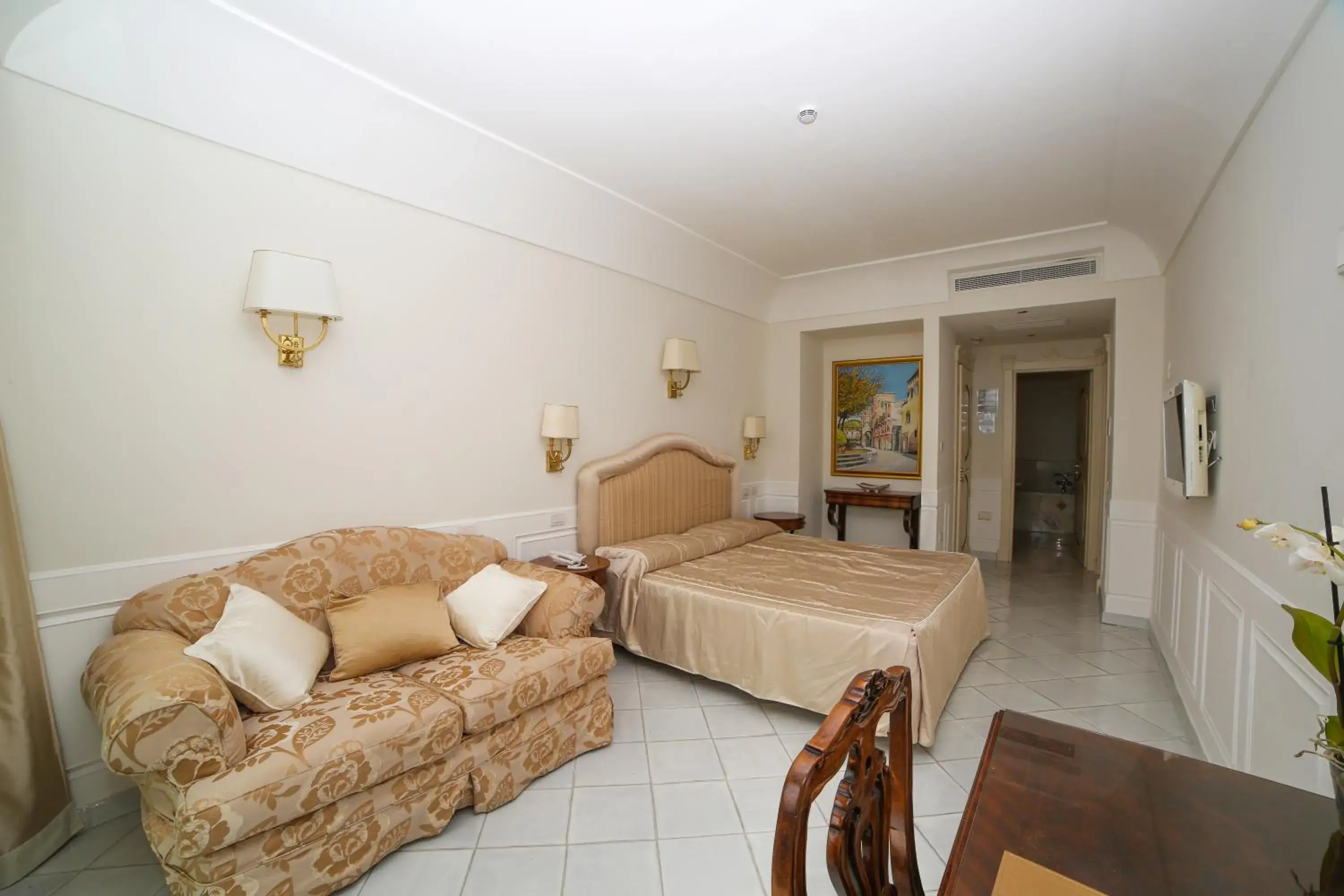 Photo of the whole room in Hotel Villa Fraulo