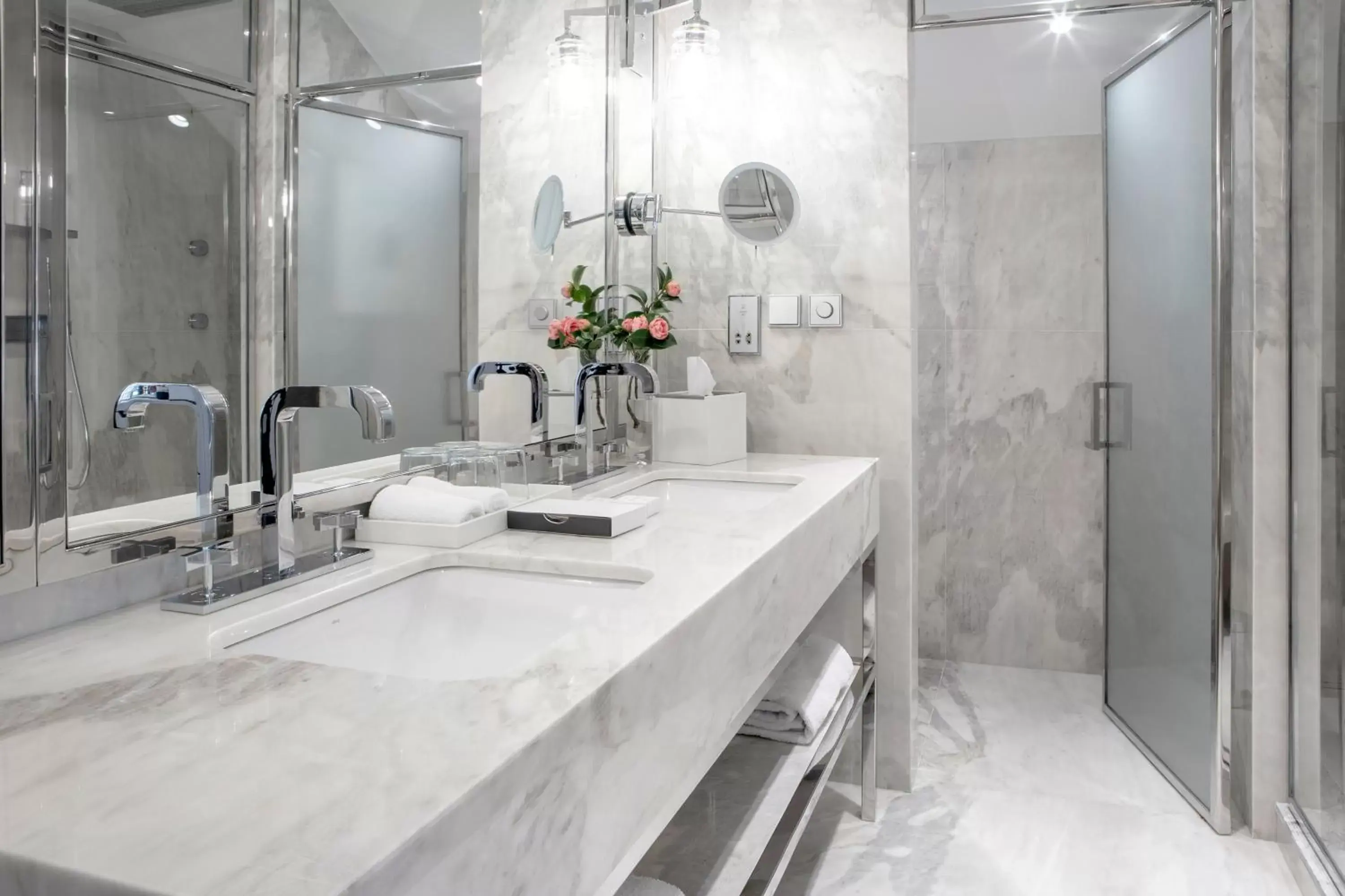 King Classic Historical Center View in InterContinental Porto - Palacio das Cardosas by IHG King Classic Historical Center View in InterContinental Porto - Palacio das Cardosas by IHG