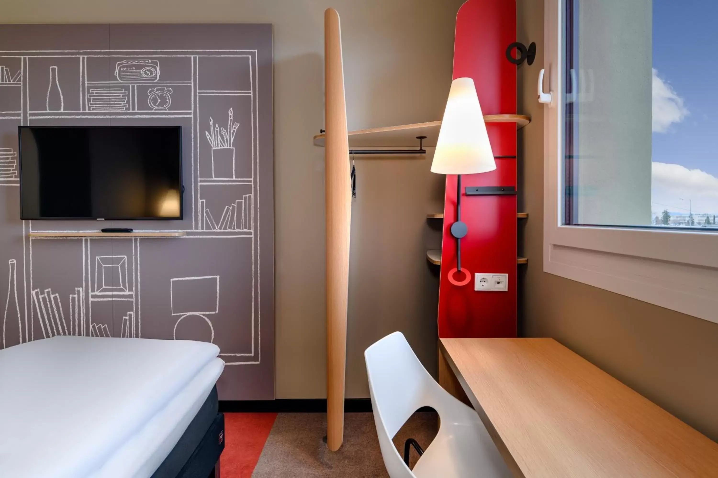 TV and multimedia, Bed in ibis Landshut City