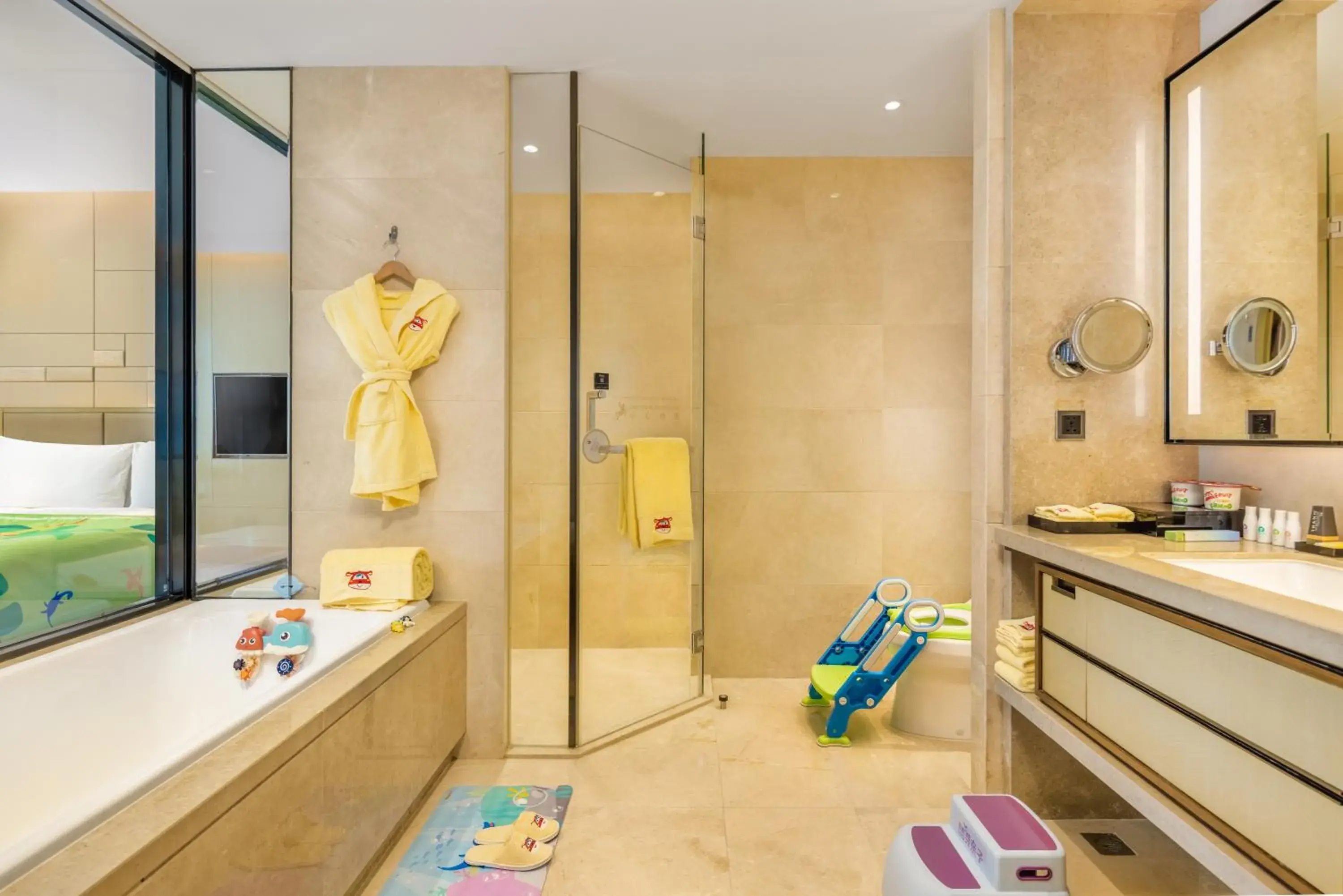 Shower, Bathroom in Chengdu Marriott Hotel Financial Centre