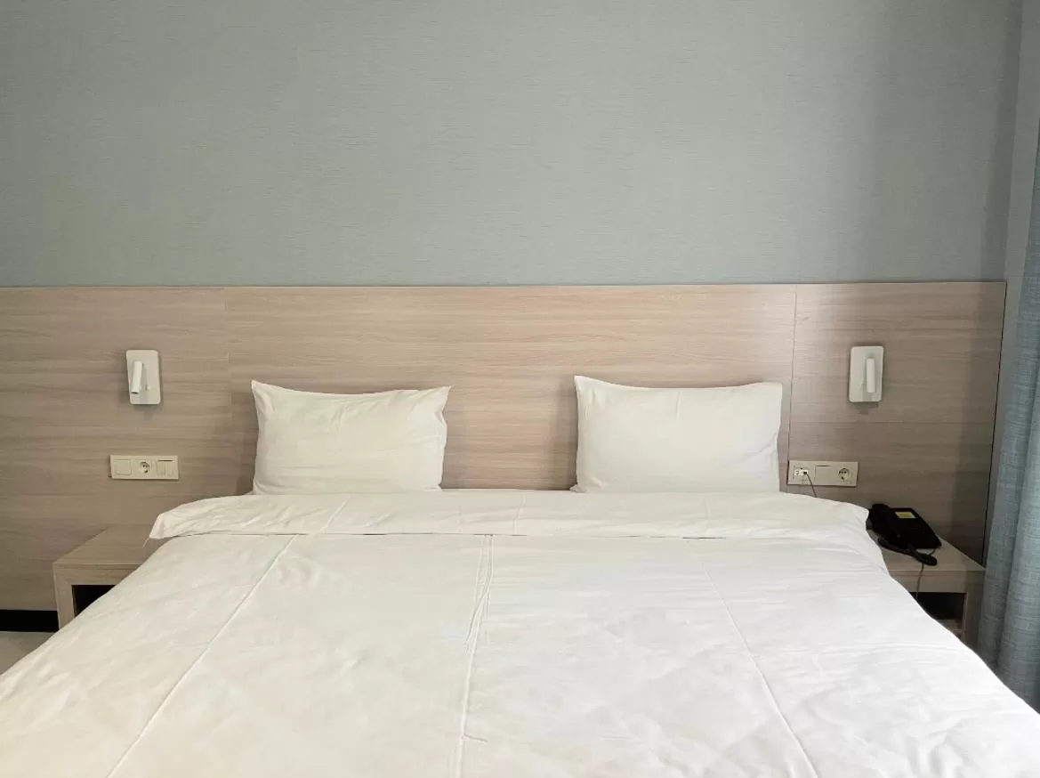 Photo of the whole room, Bed in Resident Hotel Gogol