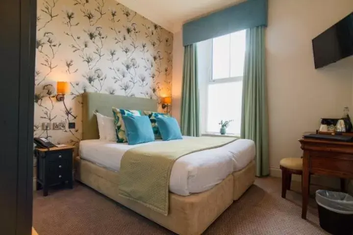 Bed in Mullion Cove Hotel & Spa