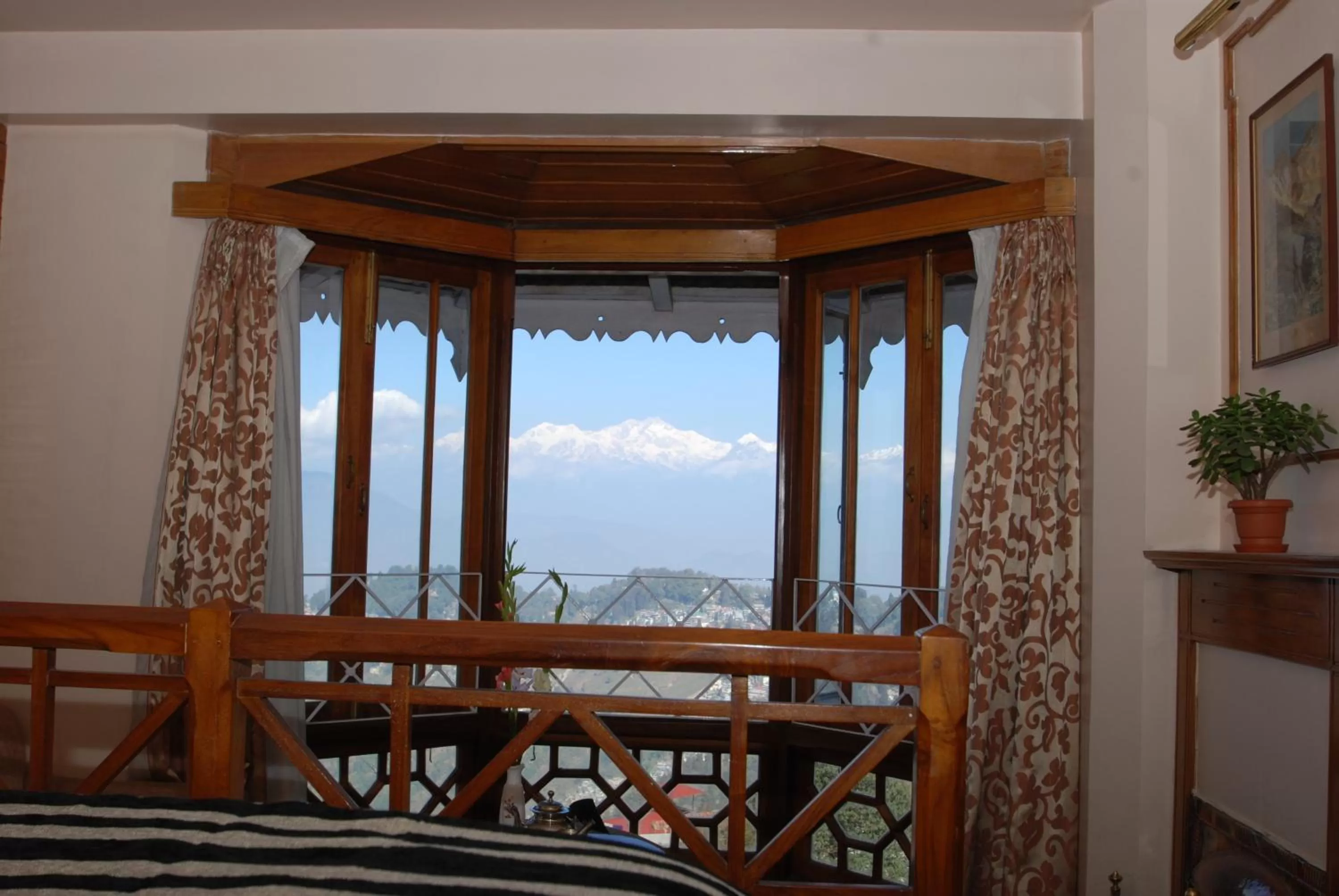 Mountain view in Cedar Inn