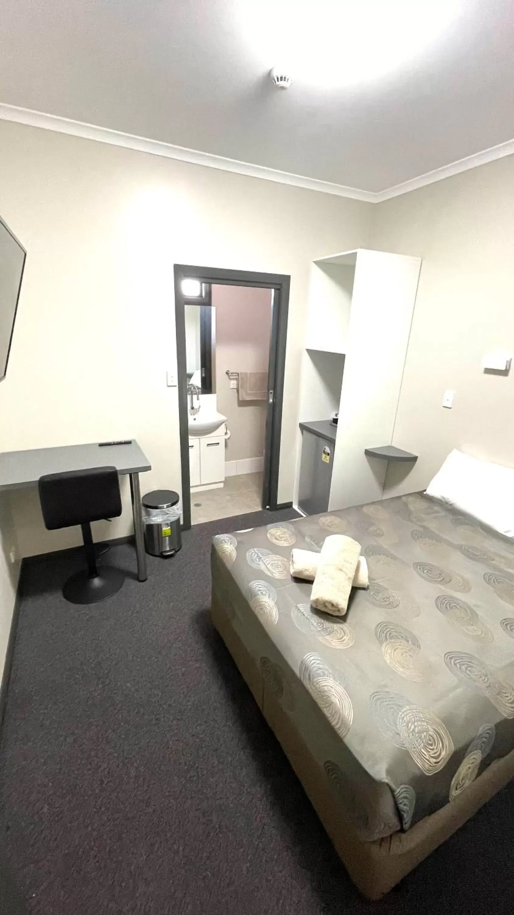 Bed in Broken Hill Tourist Lodge Bed in Broken Hill Tourist Lodge