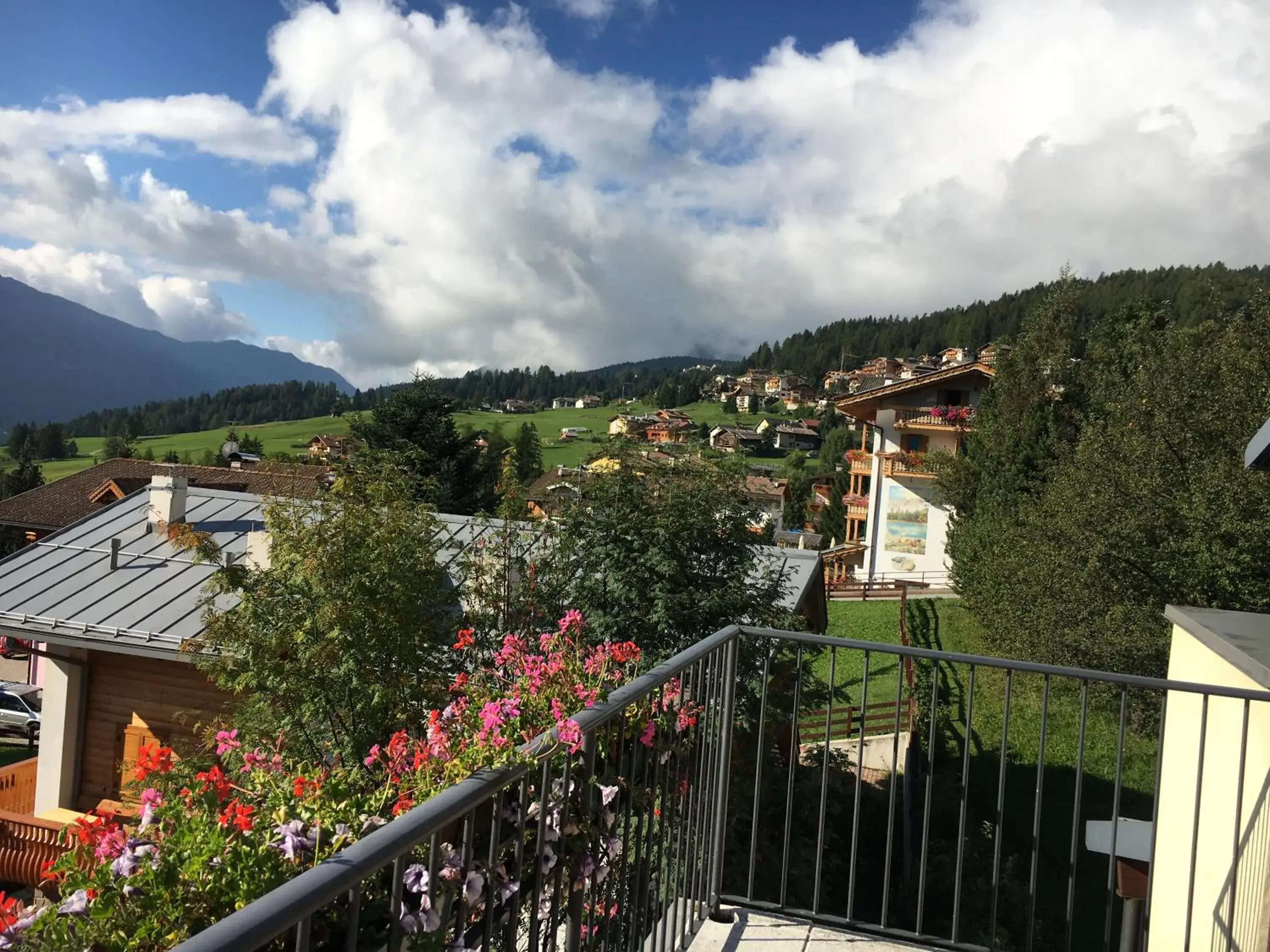 Garden view in Garni Enrosadira